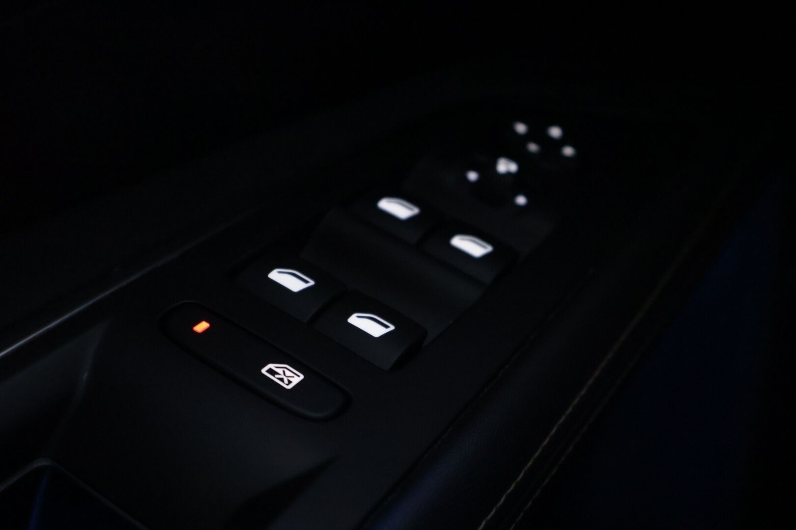 Peugeot 3008 2021 GT 4x4 Hybrid4 300 EAT8-automaatti *SoH 91.4% / ACC / 360° / Full-LED / BLIS / Koukku / S-Luukku* - Siistikuntoinen ja hyvin huollettu Suomiauto kaksilla renkailla!