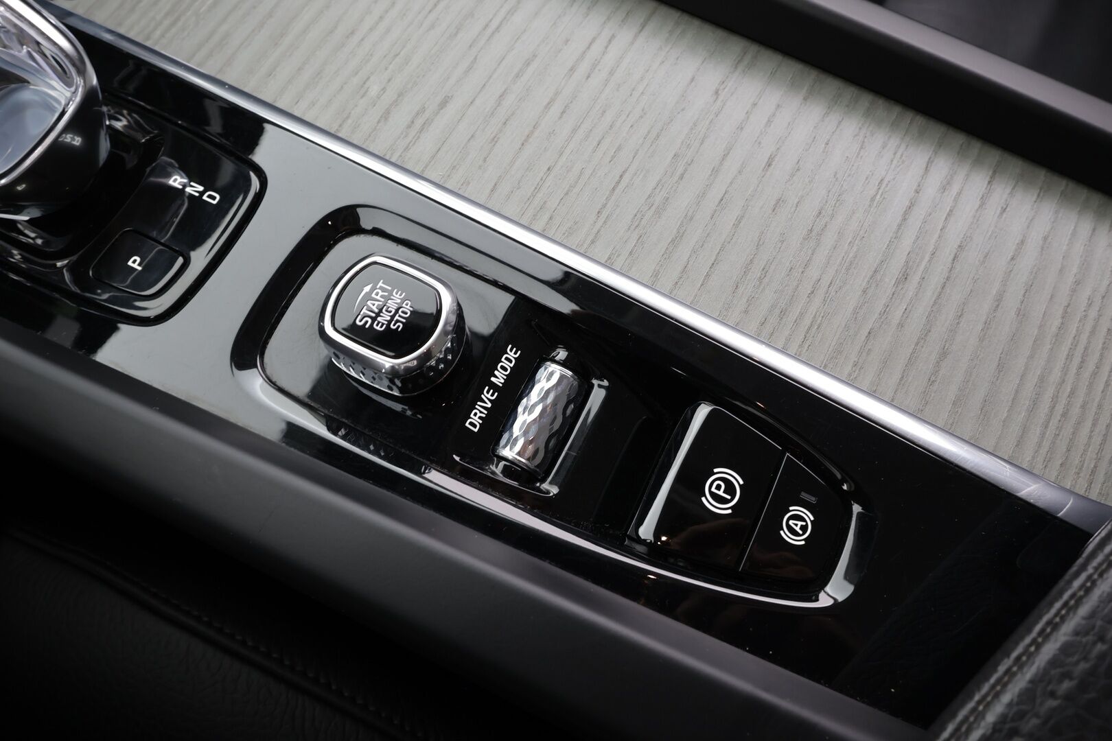 Volvo V60 2021 B4 MHEV Business Inscription aut * ACC / 360° / LED / Navi / Muistipenkki / H&K / Webasto / Nahat / KeylessGo / BLIS * - 1.Om Suomi-auto / Kahdet renkaat aluvanteilla - HULLU BLACKWEEK KORKOTARJOUS 2,49%