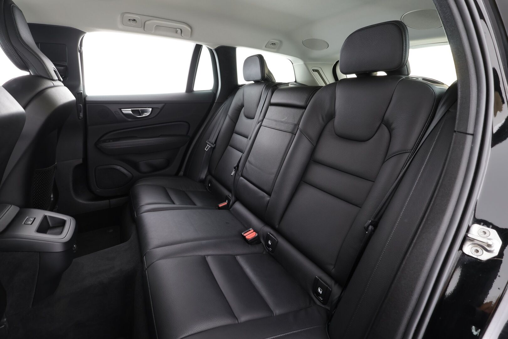 Volvo V60 2021 B4 MHEV Business Inscription aut * ACC / 360° / LED / Navi / Muistipenkki / H&K / Webasto / Nahat / KeylessGo / BLIS * - 1.Om Suomi-auto / Kahdet renkaat aluvanteilla - HULLU BLACKWEEK KORKOTARJOUS 2,49%