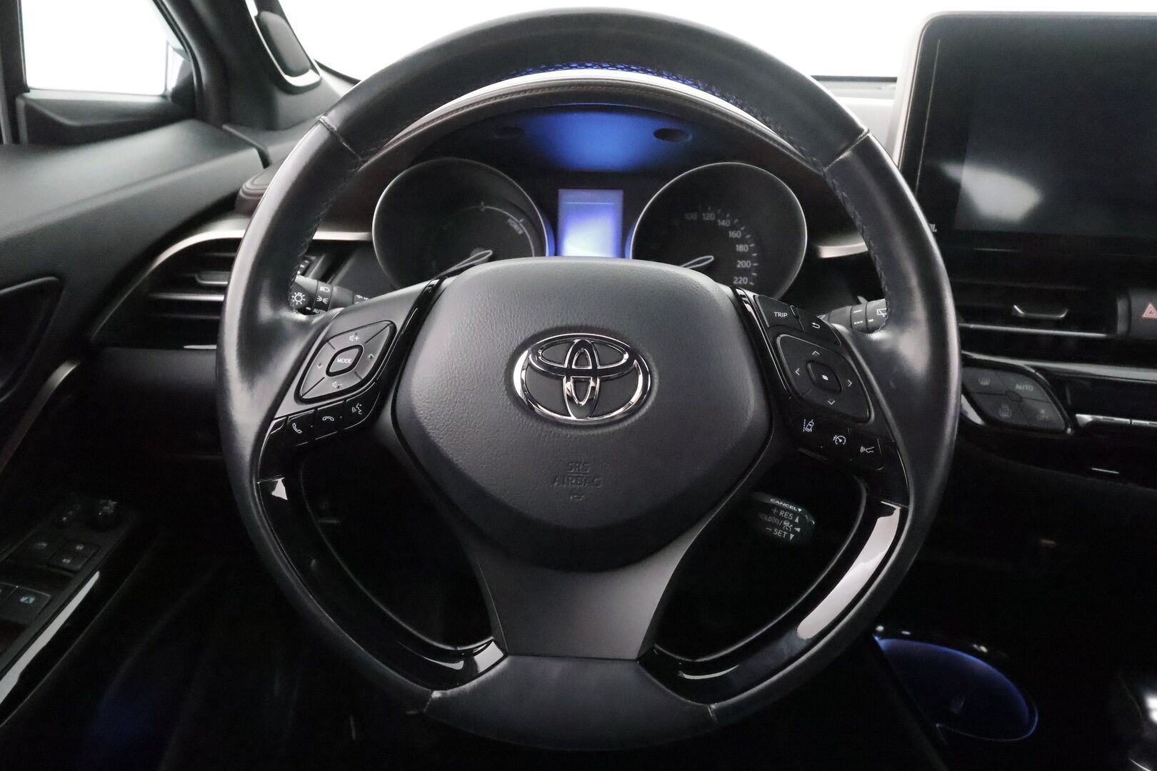 Toyota C-HR 2018 1,8 Hybrid Premium - | ACC | JBL | Nahkaverhoilu | LED | P.kamera ja tutkat | Navi | Lane Assist | BSM | RCTA | Keyless | Lämm. ratti | 2x renkaat aluin | 