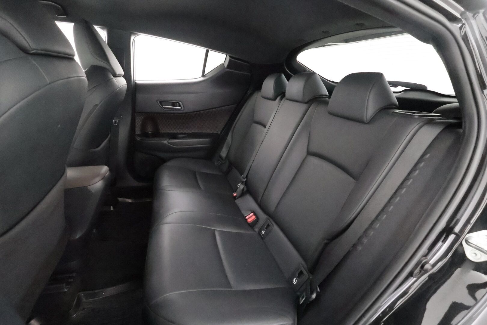 Toyota C-HR 2018 1,8 Hybrid Premium - | ACC | JBL | Nahkaverhoilu | LED | P.kamera ja tutkat | Navi | Lane Assist | BSM | RCTA | Keyless | Lämm. ratti | 2x renkaat aluin | 
