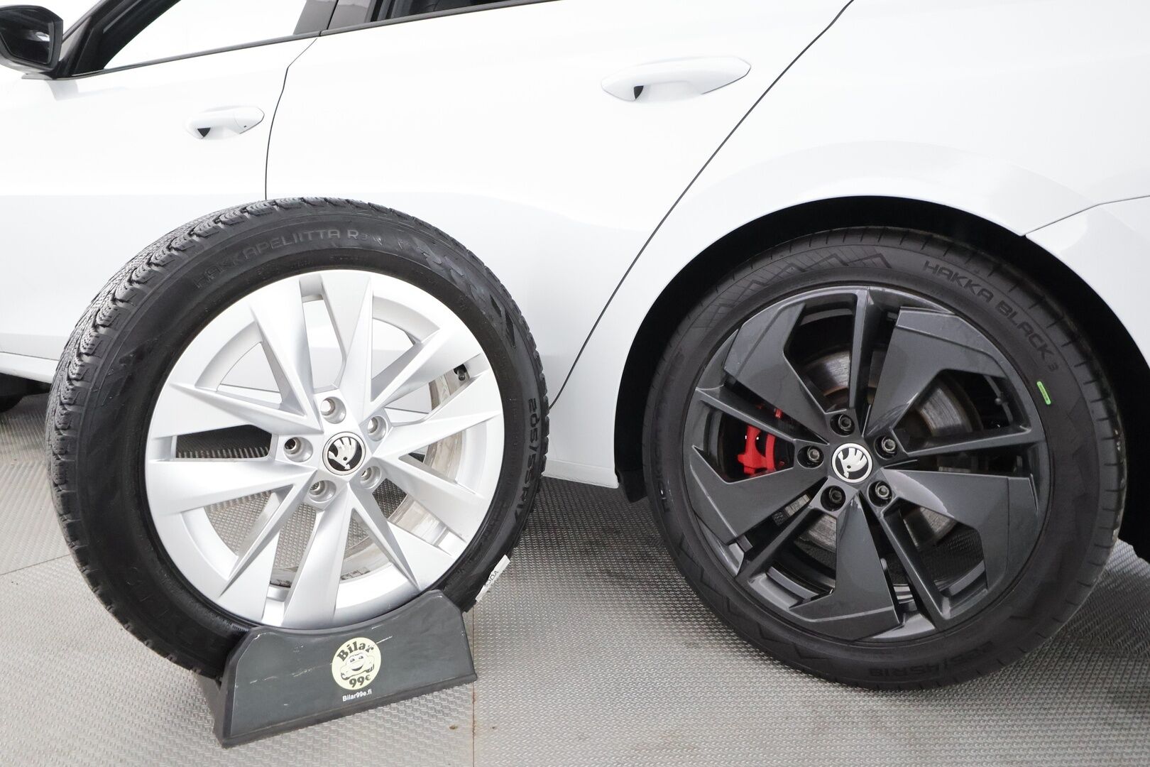 Skoda Octavia 2021 2,0 TSI RS DSG Autom. - | ACC | Webasto | Matrix-LED | HUD | Canton | hierovat Muistipenkit | P.Kamera | Sporttipenkit | Keyless | Apple&Android | Merkkihuollettu | Kahdet Renkaat |