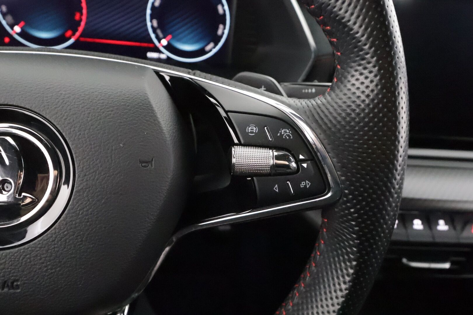 Skoda Octavia 2021 2,0 TSI RS DSG Autom. - | ACC | Webasto | Matrix-LED | HUD | Canton | hierovat Muistipenkit | P.Kamera | Sporttipenkit | Keyless | Apple&Android | Merkkihuollettu | Kahdet Renkaat |