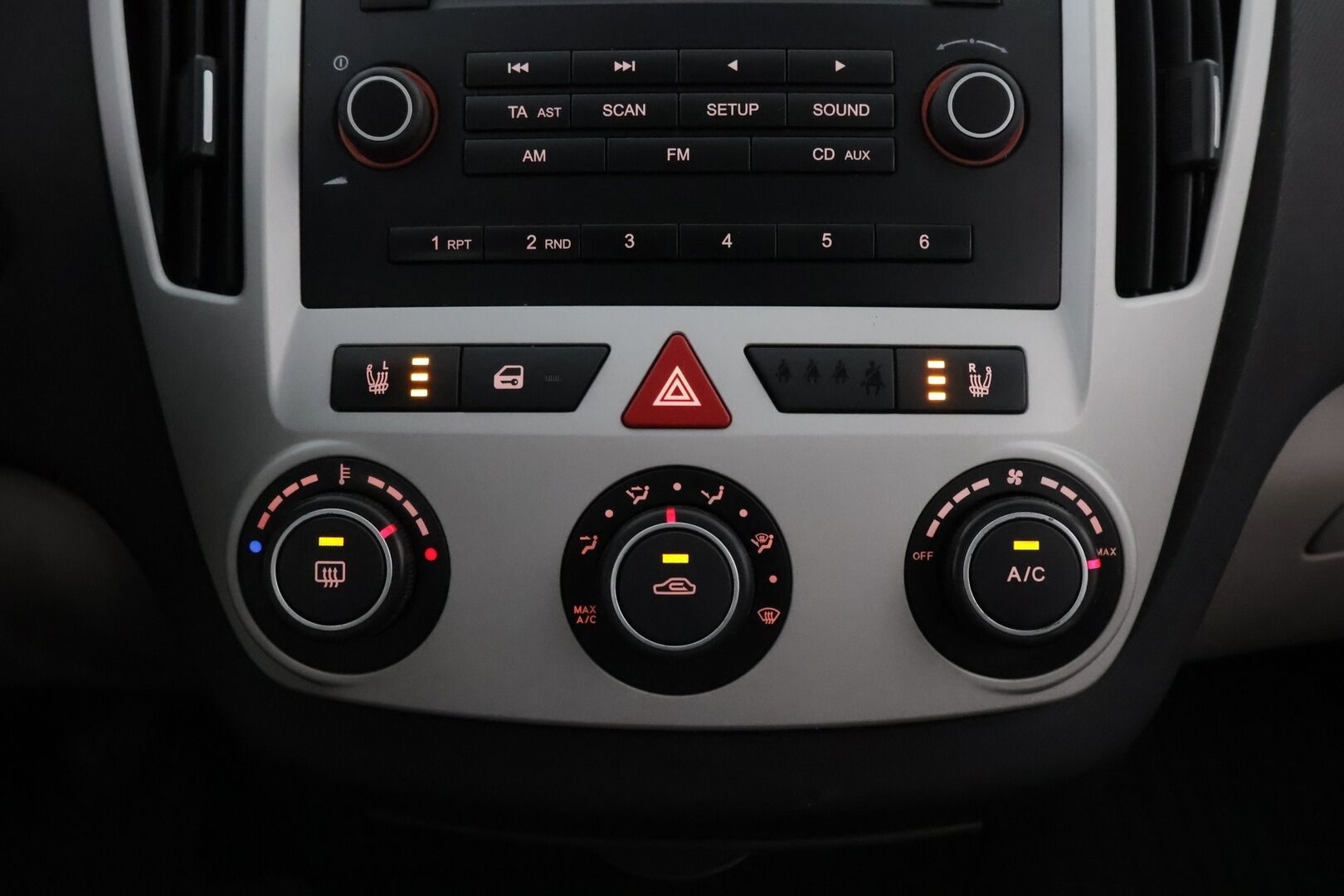 Kia cee'd 2008 1,6 EX SW - YritysOutlet - Myydään vain yrityksille - Suomi-auto / Jakoketju uusittu / Särmä huoltokirja / Lohkolämmitin / Vetokoukku / Led-lisävalo / YritysOutlet - Myydään vain yrityksille