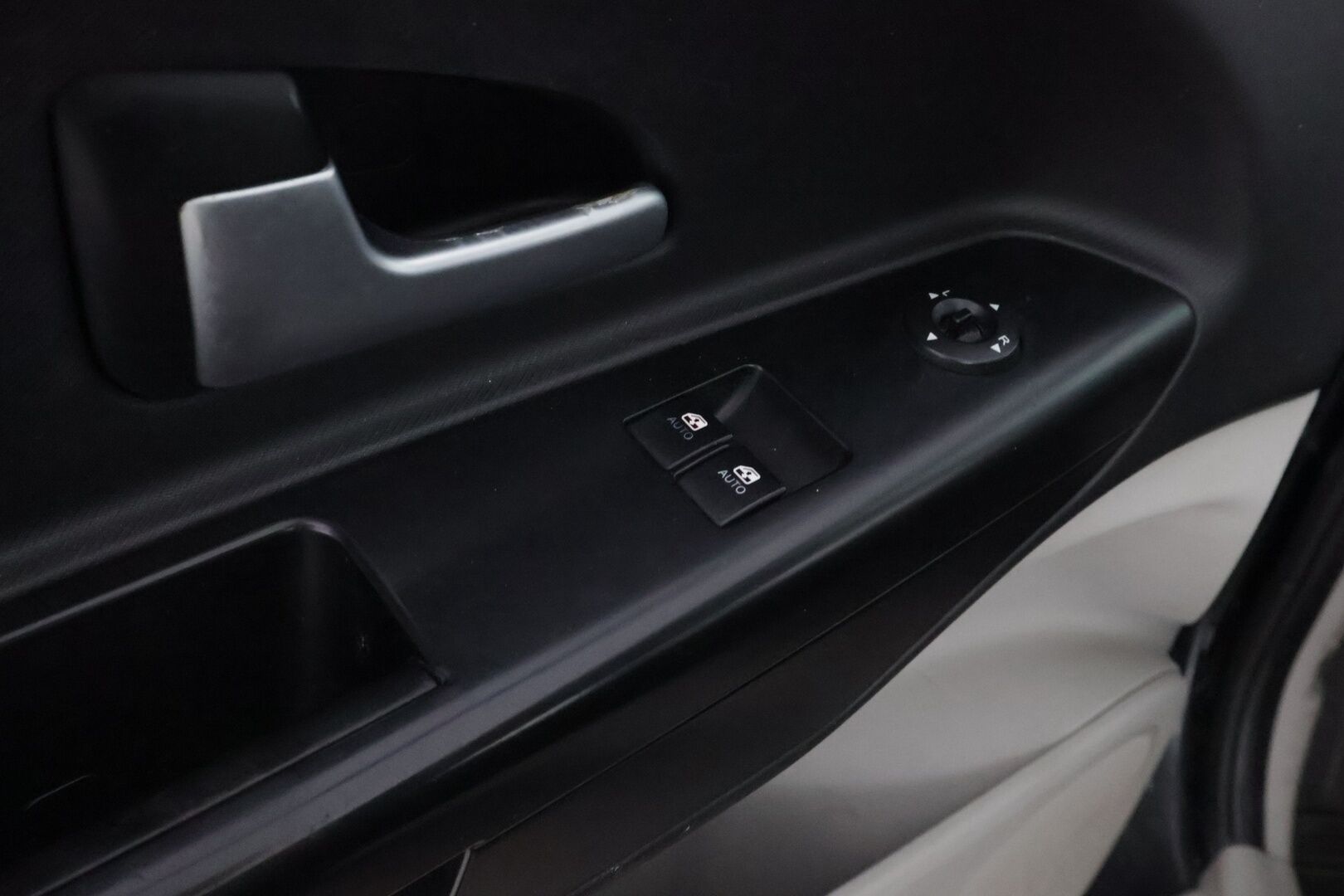 Kia cee'd 2008 1,6 EX SW - YritysOutlet - Myydään vain yrityksille - Suomi-auto / Jakoketju uusittu / Särmä huoltokirja / Lohkolämmitin / Vetokoukku / Led-lisävalo / YritysOutlet - Myydään vain yrityksille