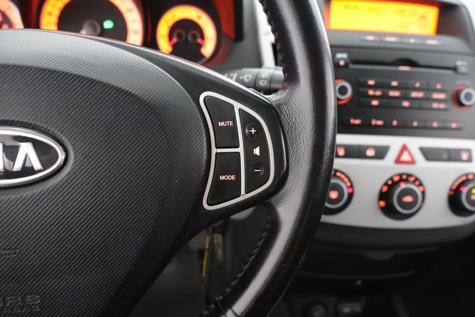 Kia cee'd 2008 1,6 CRDi EX SW *MYYDÄÄN HUUTOKAUPAT.COM*