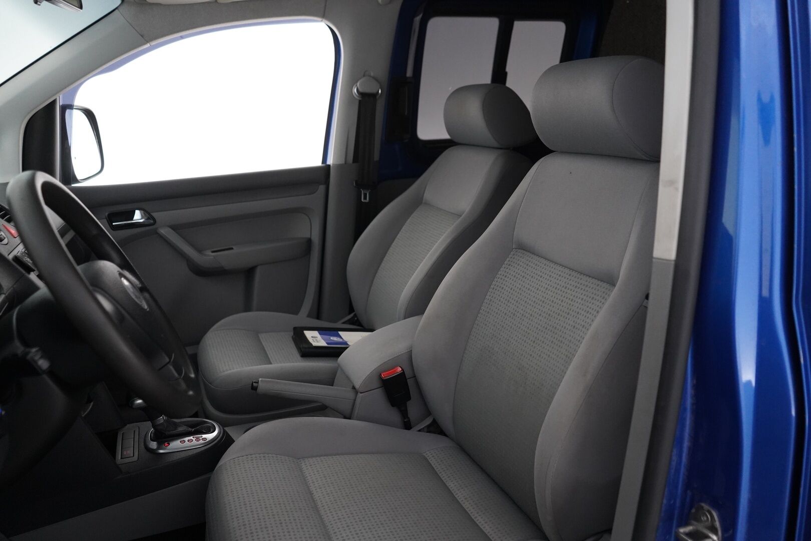 Volkswagen Caddy 2008 Life 1,9 TDI 77 kW DSG-aut * Tämä auto myydään YritysOutlet -valikoimasta vain yritykselle * - Kahdet vanteet / Hyvä huoltohistoria! / Seuraava katsastus 22.7.2026