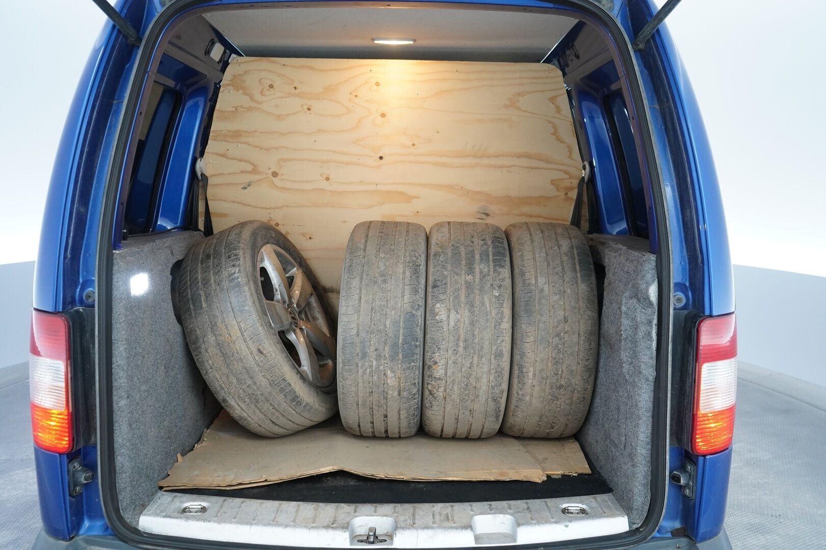 Volkswagen Caddy 2008 Life 1,9 TDI 77 kW DSG-aut * Tämä auto myydään YritysOutlet -valikoimasta vain yritykselle * - Kahdet vanteet / Hyvä huoltohistoria! / Seuraava katsastus 22.7.2026