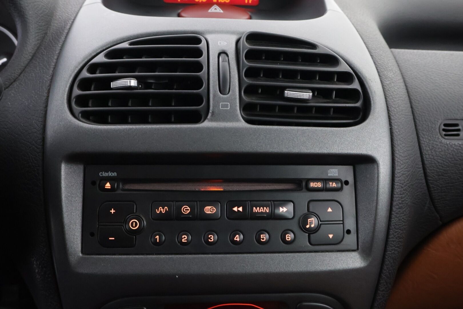 Peugeot 206 2004 MYYDÄÄN HUUTOKAUPAT.COM! - MYYDÄÄN HUUTOKAUPAT.COM!