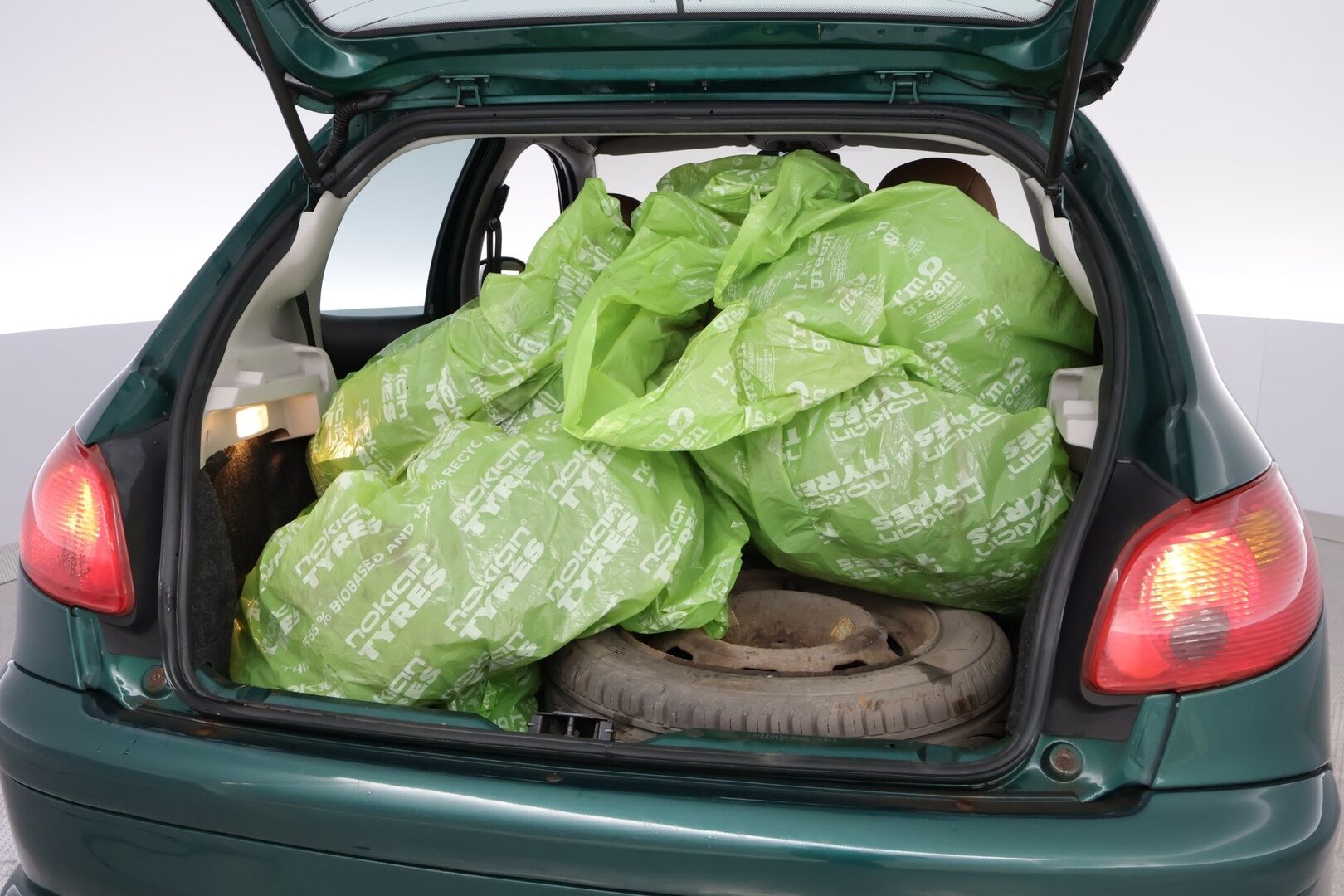 Peugeot 206 2004 MYYDÄÄN HUUTOKAUPAT.COM! - MYYDÄÄN HUUTOKAUPAT.COM!