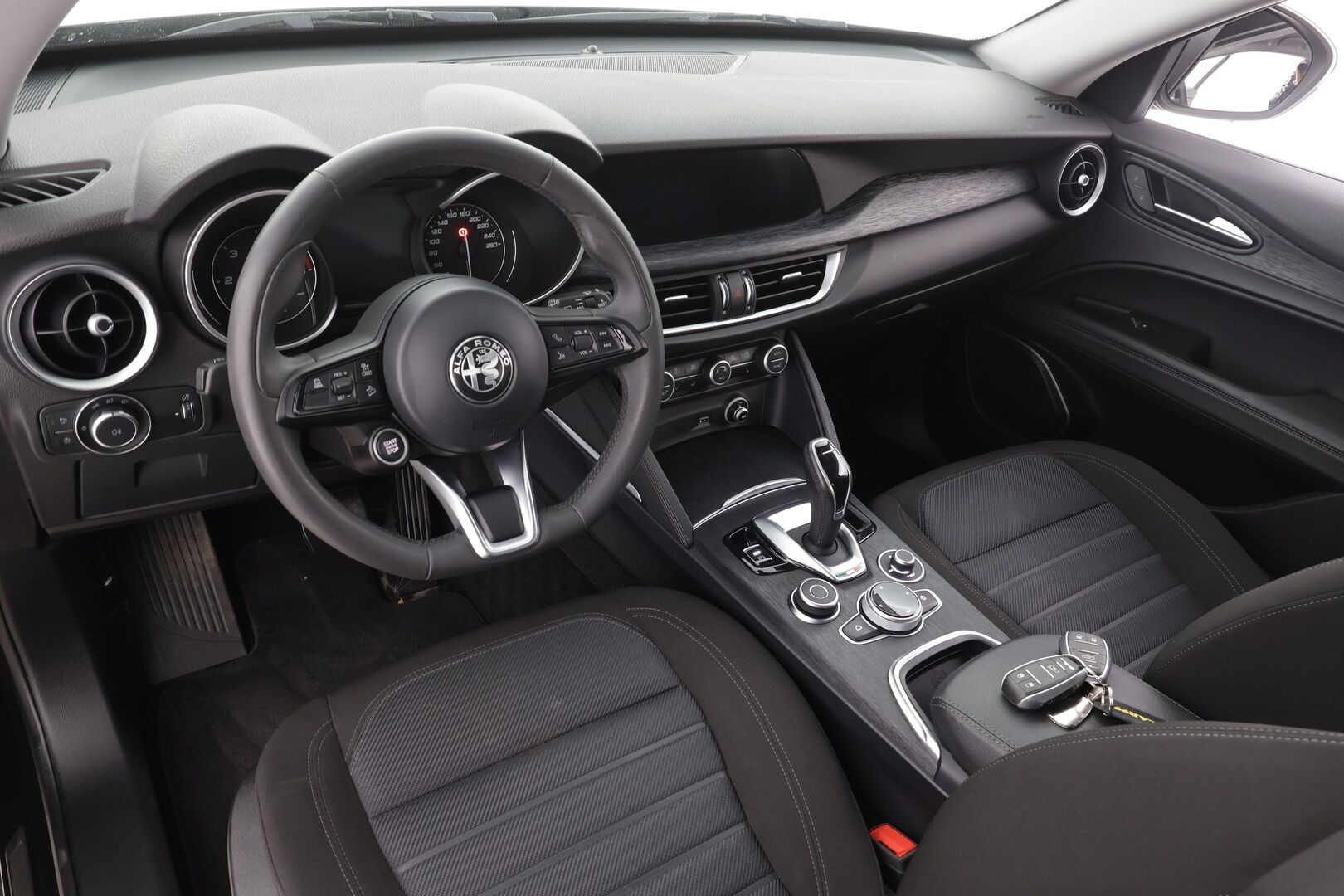 Alfa Romeo Stelvio 2021 2,2 Diesel 190hp Q4 super - | Adapt. Cruise | Xenon | P-Kamera | Muistipenkki | Kaistavahti | Keyless |Lohkolämmitin |