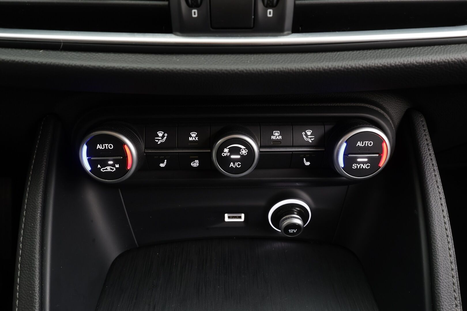 Alfa Romeo Stelvio 2021 2,2 Diesel 190hp Q4 super - | Adapt. Cruise | Xenon | P-Kamera | Muistipenkki | Kaistavahti | Keyless |Lohkolämmitin |