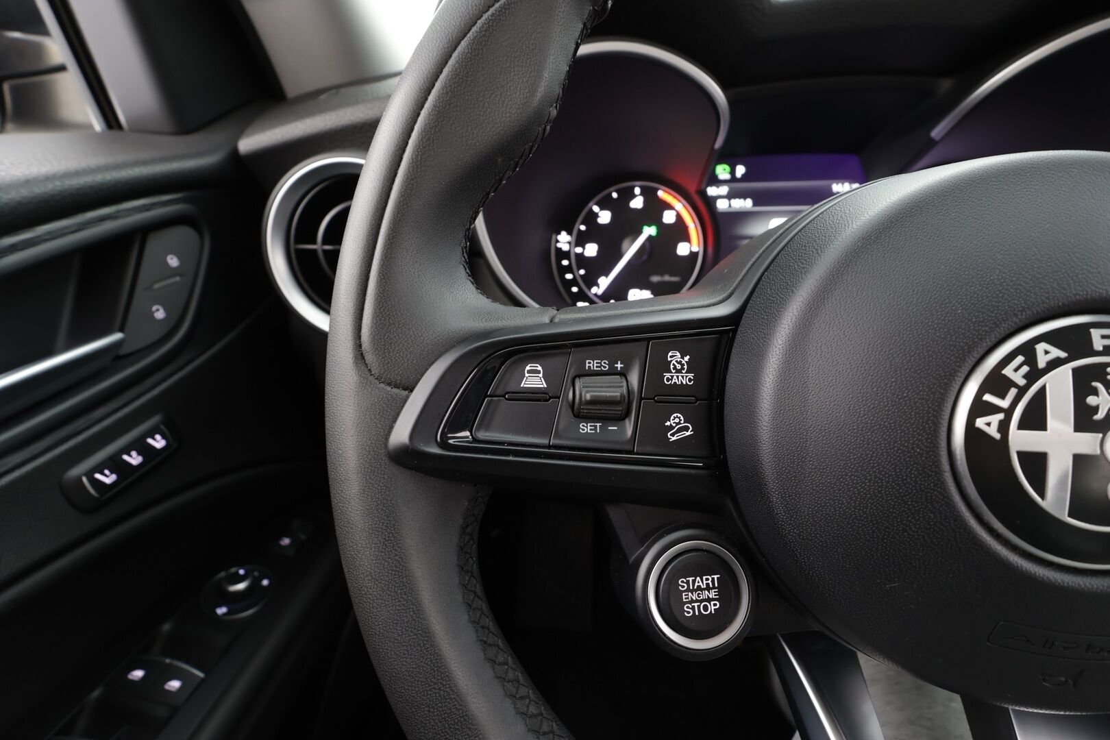 Alfa Romeo Stelvio 2021 2,2 Diesel 190hp Q4 super - | Adapt. Cruise | Xenon | P-Kamera | Muistipenkki | Kaistavahti | Keyless |Lohkolämmitin |