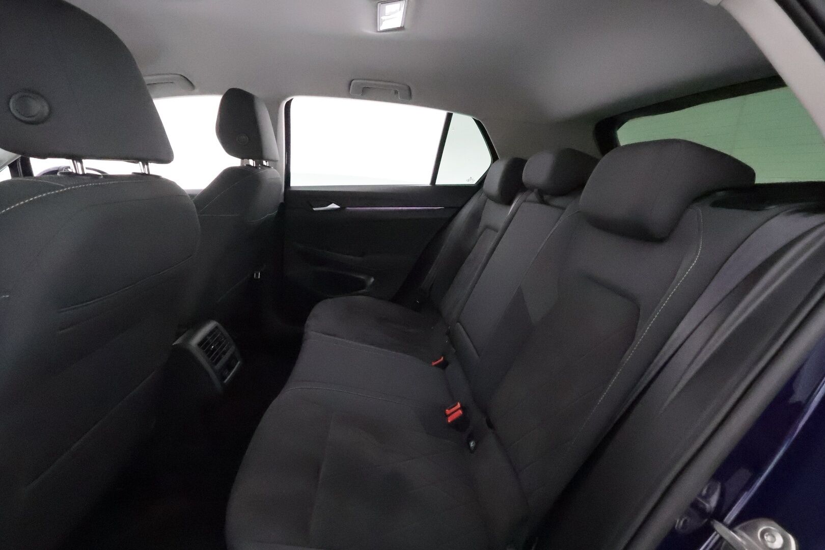Volkswagen Golf 2021 Comfort Business 1,5 eTSI (MHEV) DSG **Webasto / Adapt.Vakkari / LED-valot / P.Tutkat / Hierova Muistipenkki / Navi** - Suomi-auto / Kahdet Renkaat