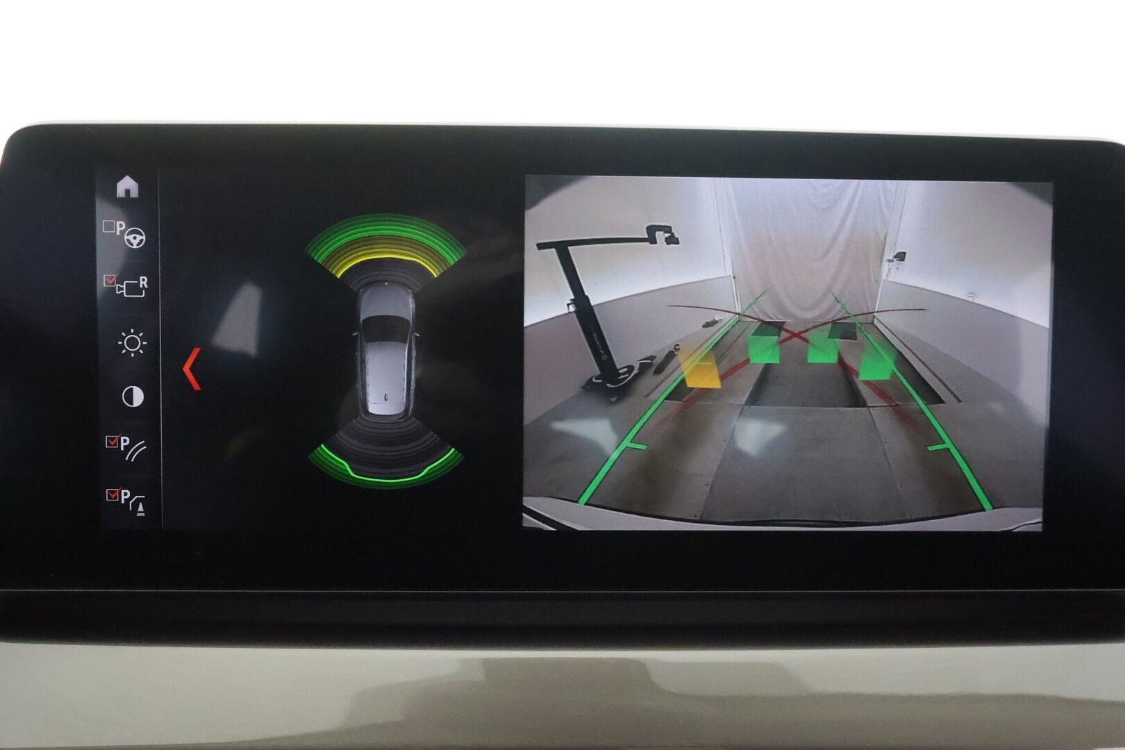 BMW X1 2021 F48 xDrive25e A Charged Edition xLine * HUD / Koukku / Vakkari / P.kamera / Sähköluukku / Navi / LED / Puolinahat * - 1.Om Suomi-auto / Kahdet renkaat aluvanteilla / Merkkihuollettu