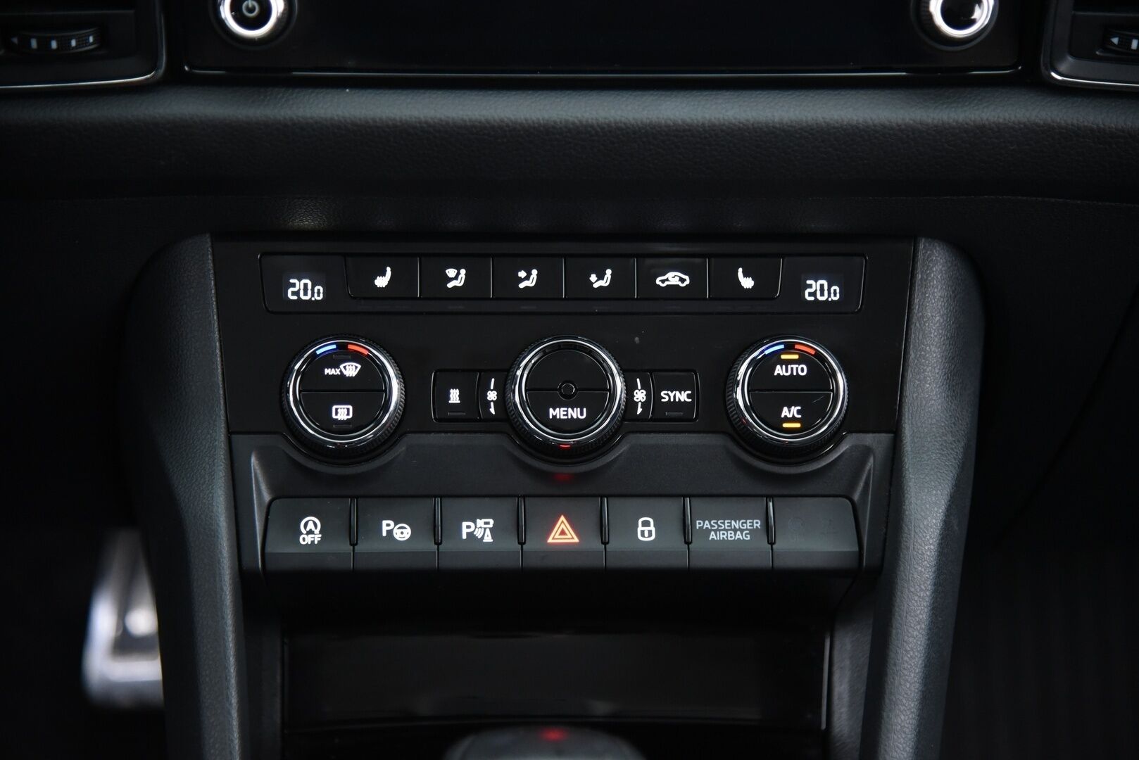 Skoda Kodiaq 2017 2,0 TDI 190 4x4 Style DSG Autom 7p - Webasto | Adapt.vak | Koukku | Canton | 360-kamera | Aktiiviset LED | Nahka-Alcantara