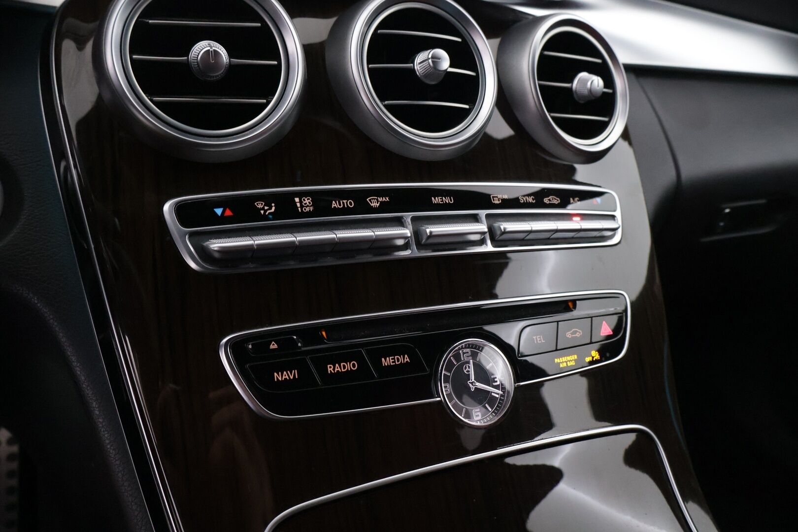 Mercedes-Benz C 2015 220 d T A AMG - | Comand-navi | Punaiset nahat | Sähköluukku | Vakkari | Tutkat | LED High Performance |