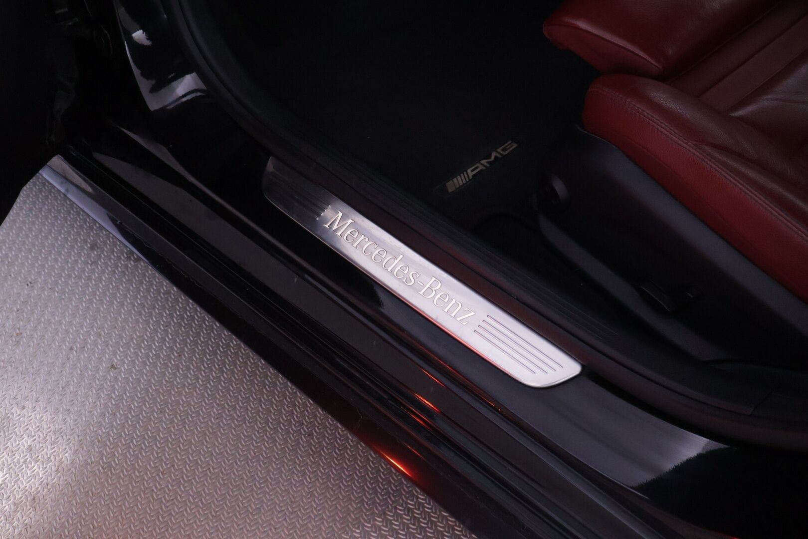 Mercedes-Benz C 2015 220 d T A AMG - | Comand-navi | Punaiset nahat | Sähköluukku | Vakkari | Tutkat | LED High Performance |