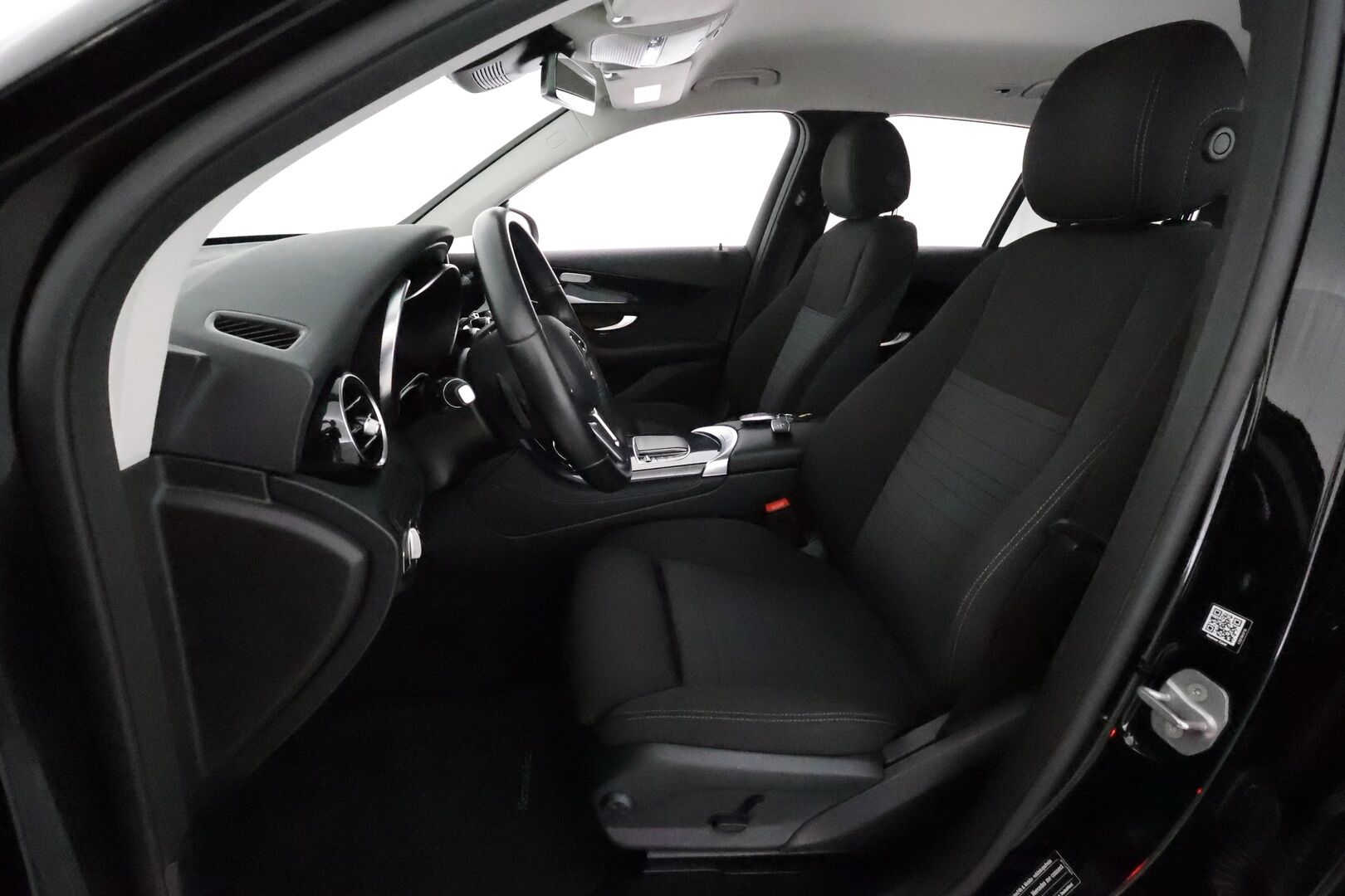 Mercedes-Benz GLC 2021 300 de 4MATIC A Business EQ Power **Distronic+ / Multibeam LED / Koukku / P.kamera / Navi** - 3,99 % KORKOTARJOUS TÄHÄN AUTOON 28.9. ASTI! - Suomi-auto / Kahdet renkaat aluvanteilla