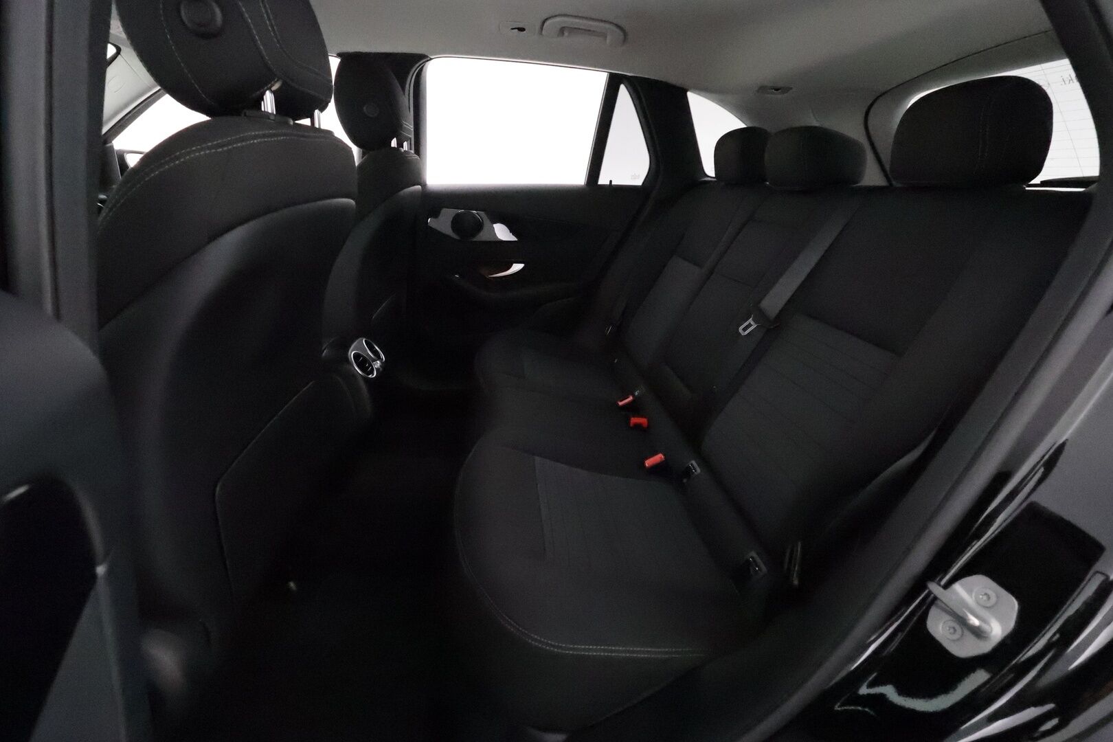 Mercedes-Benz GLC 2021 300 de 4MATIC A Business EQ Power **Distronic+ / Multibeam LED / Koukku / P.kamera / Navi** - 3,99 % KORKOTARJOUS TÄHÄN AUTOON 28.9. ASTI! - Suomi-auto / Kahdet renkaat aluvanteilla