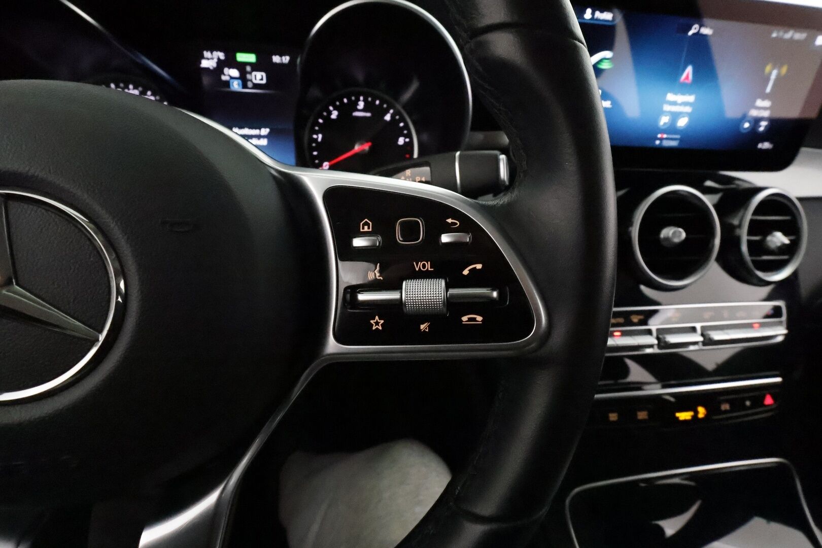 Mercedes-Benz GLC 2021 300 de 4MATIC A Business EQ Power **Distronic+ / Multibeam LED / Koukku / P.kamera / Navi** - Asiallinen Suomi auto, 2x vanteilla ja renkailla, sekä hyvällä historialla - HULLUT JOULUT KORKOTARJOUS 2,49% 