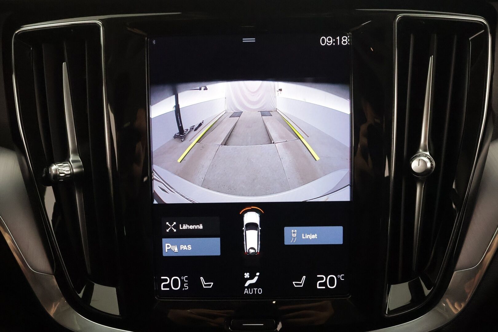 Volvo V60 2021 B4 MHEV Business aut * ACC / P.kamera / Webasto / Muistipenkki / Keyless / Nahat / Sähköluukku * - 1.Om Suomi-auto / Kahdet renkaat aluvanteilla