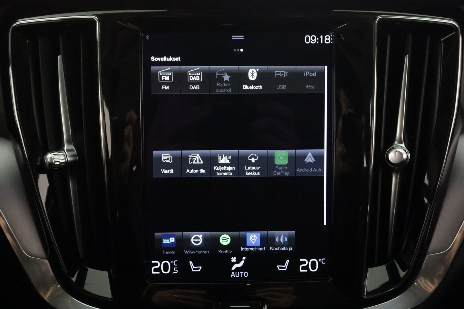 Volvo V60 2021 B4 MHEV Business aut * ACC / P.kamera / Webasto / Muistipenkki / Keyless / Nahat / Sähköluukku * - 1.Om Suomi-auto / Kahdet renkaat aluvanteilla