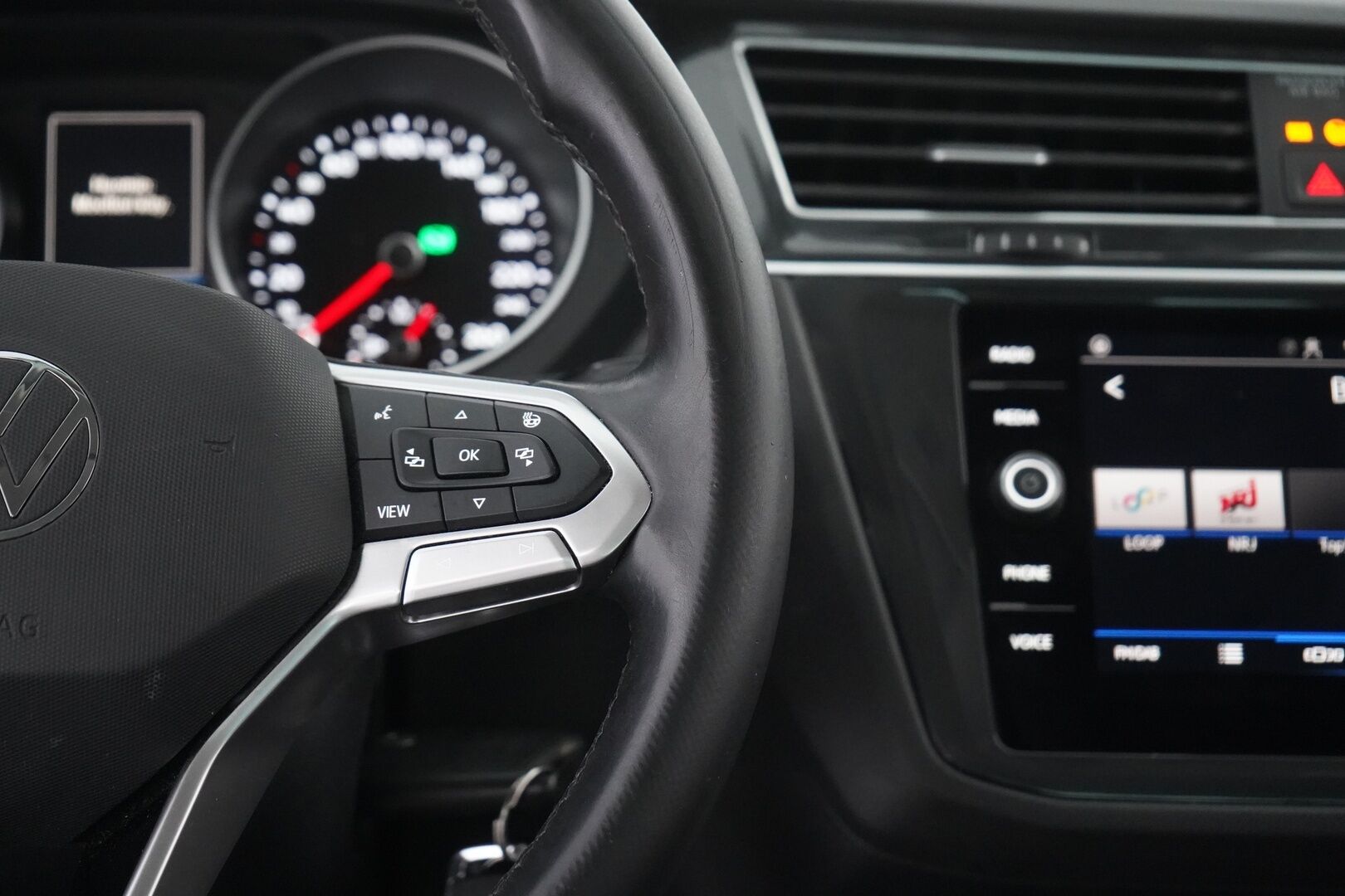 Volkswagen Tiguan 2021 1,5 TSI 110 kW DSG-automaatti - KATSO POIKKEUSHINTA! | ACC | Webasto | Lane Assist | Tutkat | Kahdet hyvät renkaat vanteilla | Viimeisin huolto 84tkm