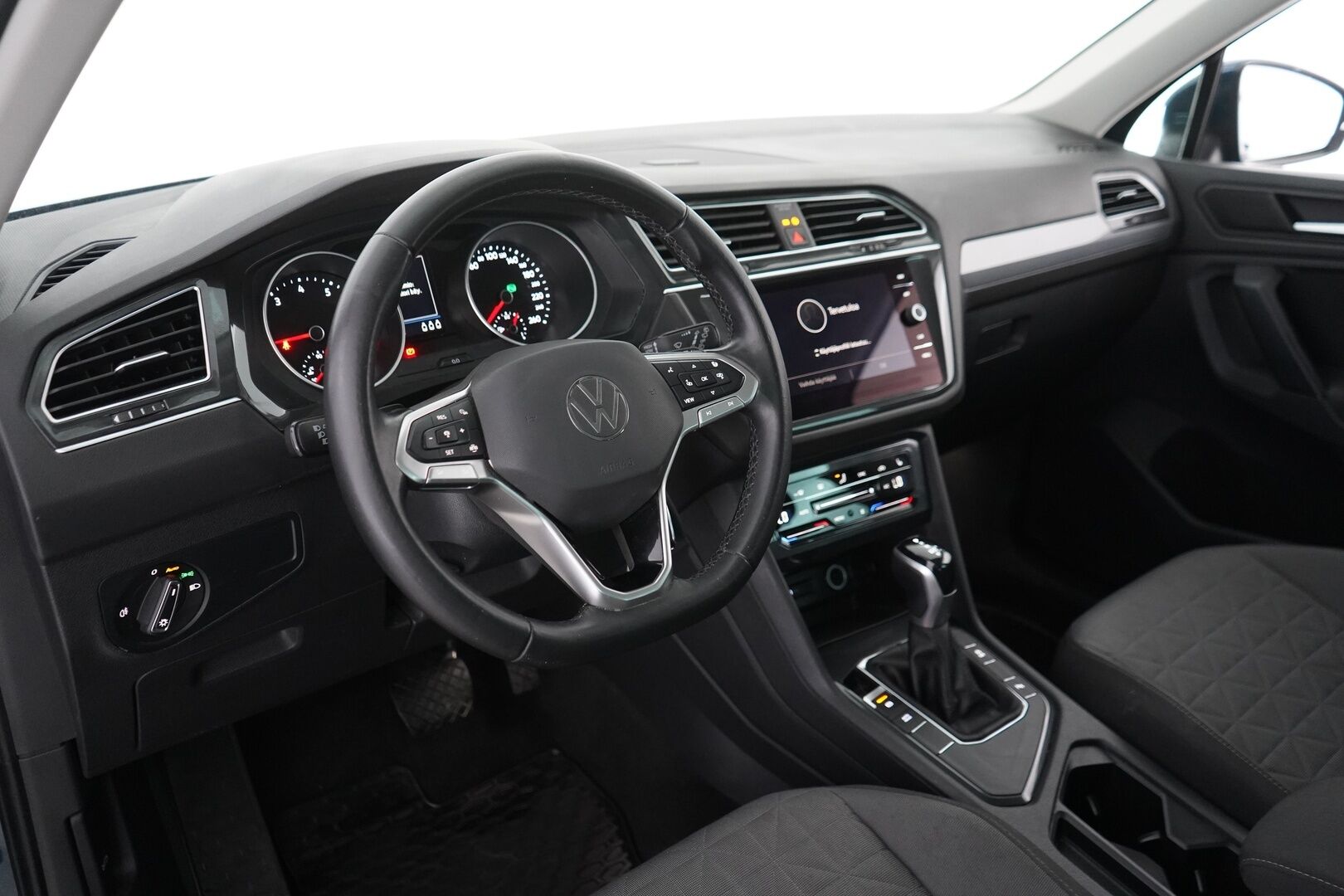 Volkswagen Tiguan 2021 1,5 TSI 110 kW DSG-automaatti - KATSO POIKKEUSHINTA! | ACC | Webasto | Lane Assist | Tutkat | Kahdet hyvät renkaat vanteilla | Viimeisin huolto 84tkm
