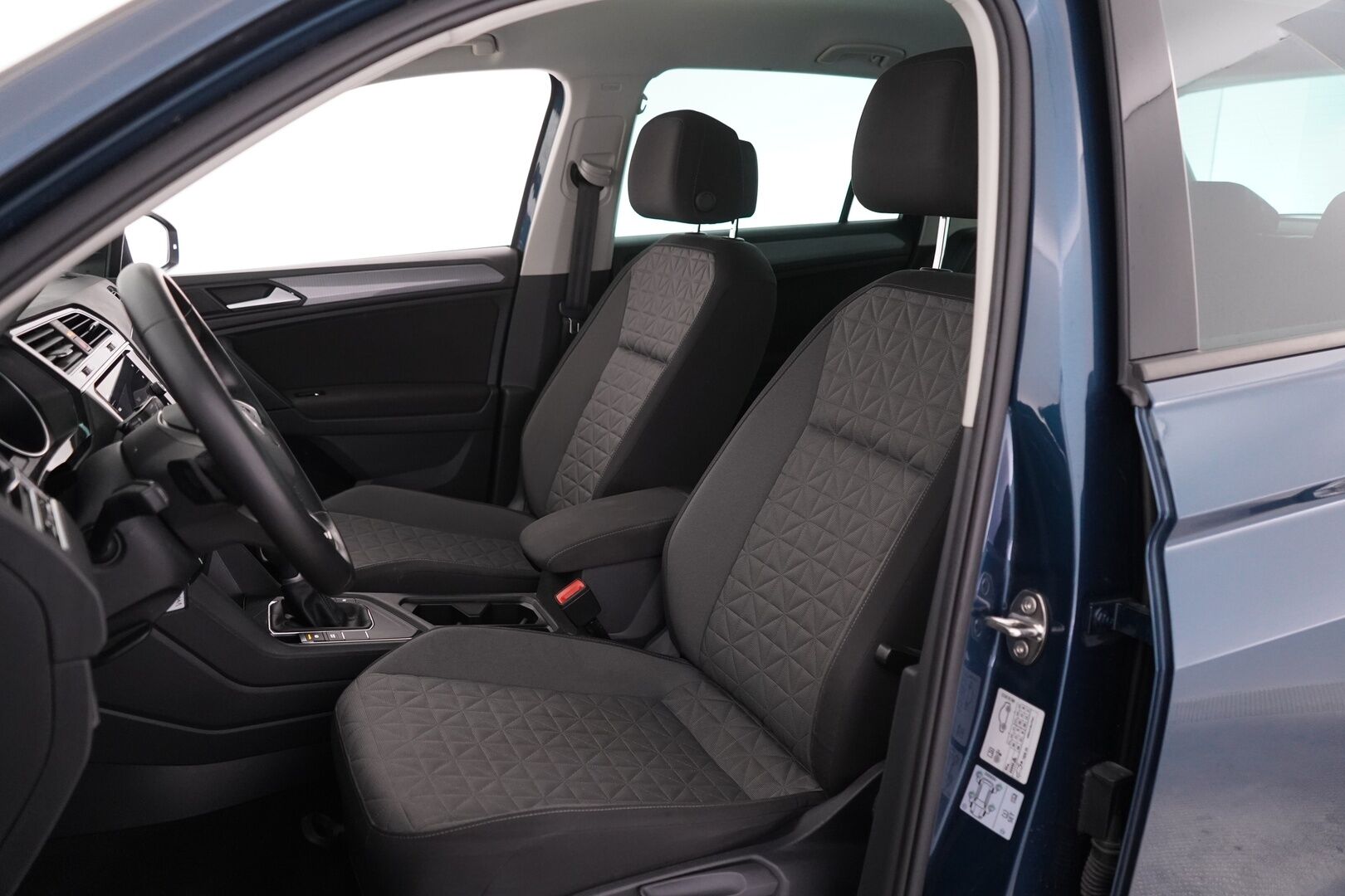 Volkswagen Tiguan 2021 1,5 TSI 110 kW DSG-automaatti - KATSO POIKKEUSHINTA! | ACC | Webasto | Lane Assist | Tutkat | Kahdet hyvät renkaat vanteilla | Viimeisin huolto 84tkm