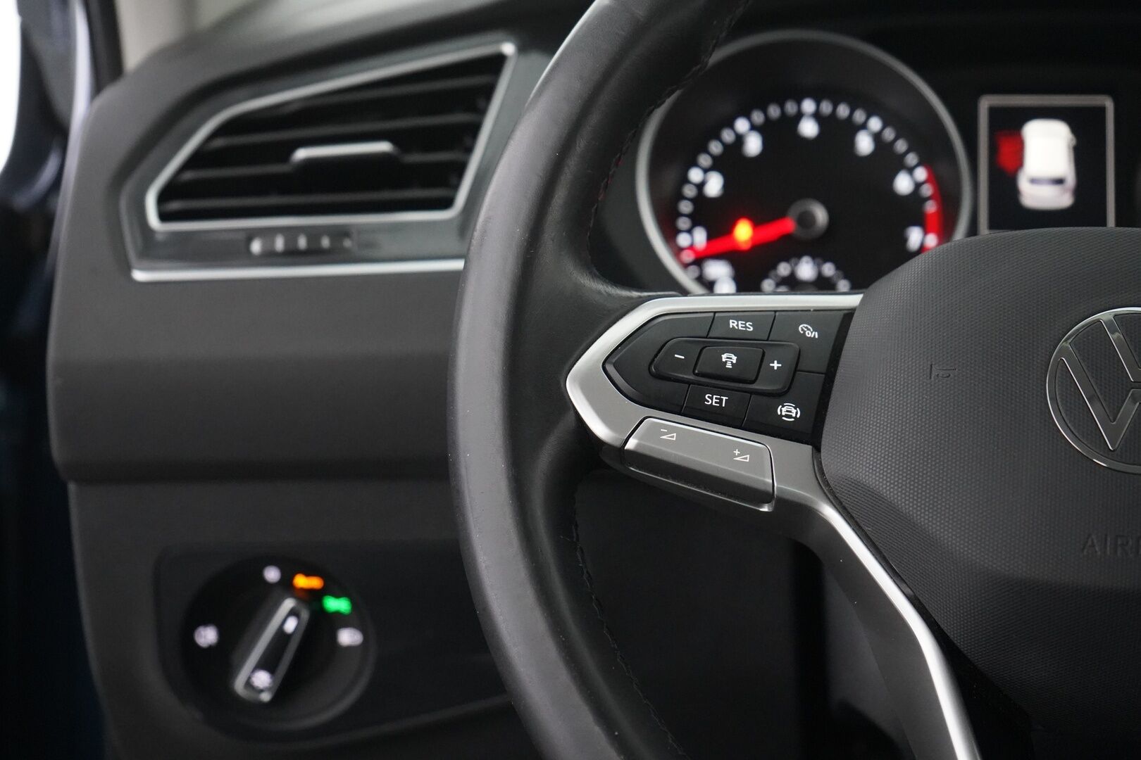 Volkswagen Tiguan 2021 1,5 TSI 110 kW DSG-automaatti - KATSO POIKKEUSHINTA! | ACC | Webasto | Lane Assist | Tutkat | Kahdet hyvät renkaat vanteilla | Viimeisin huolto 84tkm