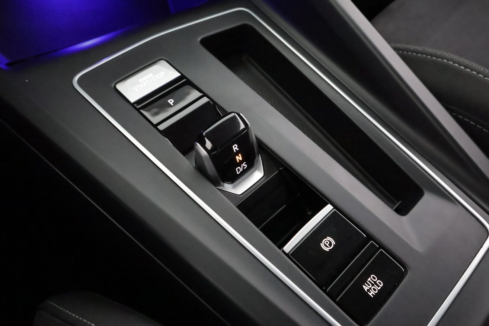Volkswagen Golf 2021 Style eHybrid 150 kW (PHEV) DSG-automaatti - | Webasto | ACC | HUD | Matrix-LED | P.Kamera | Hierova Sporttipenkki Muistilla | Navi | Kaistavahti | Keyless | Kahdet renkaat | 2x Latauskaapelit | Suomi-auto |
