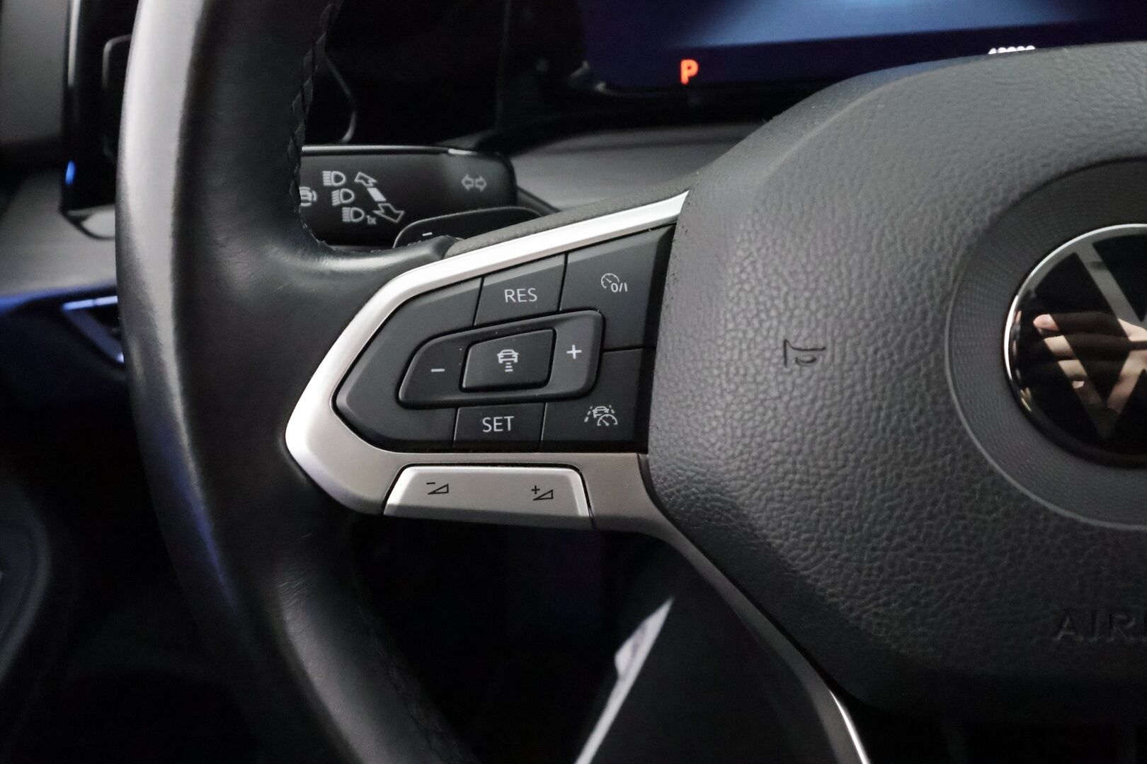Volkswagen Golf 2021 Style eHybrid 150 kW (PHEV) DSG-automaatti - | Webasto | ACC | HUD | Matrix-LED | P.Kamera | Hierova Sporttipenkki Muistilla | Navi | Kaistavahti | Keyless | Kahdet renkaat | 2x Latauskaapelit | Suomi-auto |