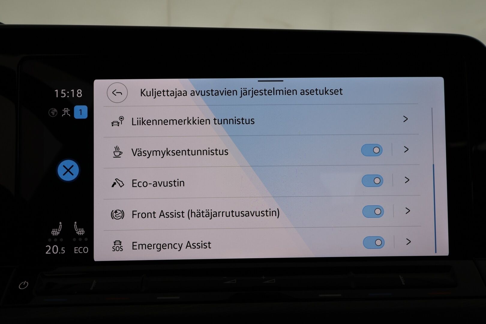 Volkswagen Golf 2021 Style eHybrid 150 kW (PHEV) DSG-automaatti - | Webasto | ACC | HUD | Matrix-LED | P.Kamera | Hierova Sporttipenkki Muistilla | Navi | Kaistavahti | Keyless | Kahdet renkaat | 2x Latauskaapelit | Suomi-auto |