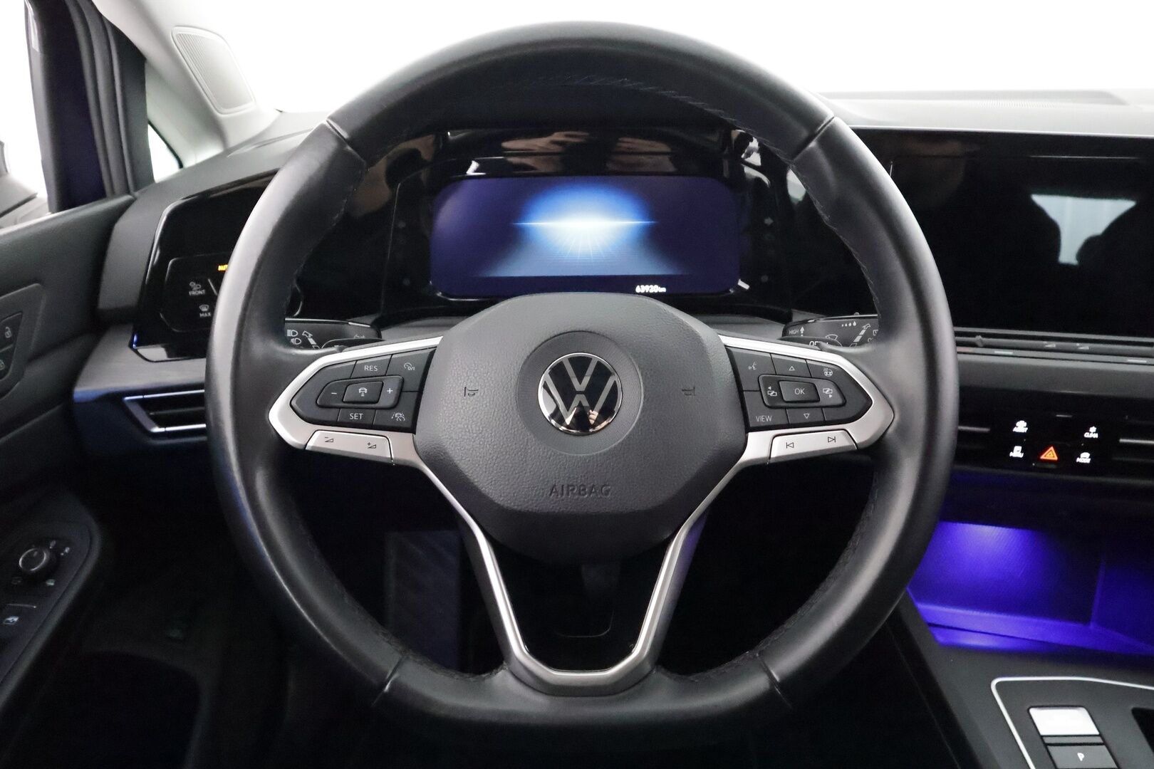 Volkswagen Golf 2021 Style eHybrid 150 kW (PHEV) DSG-automaatti - | Webasto | ACC | HUD | Matrix-LED | P.Kamera | Hierova Sporttipenkki Muistilla | Navi | Kaistavahti | Keyless | Kahdet renkaat | 2x Latauskaapelit | Suomi-auto |
