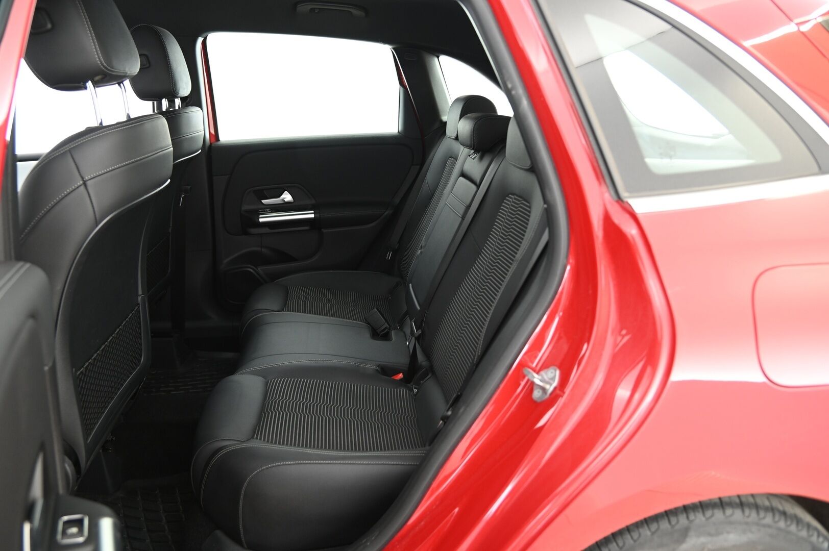 Mercedes-Benz B 2019 180 Farmari (AC)  A *Digimittaristo / S. Koukku / S. Takaluukku / P. Kamera / Sporttipenkit* - Taloudellinen / Tilava / Huippu huoltohistoria!