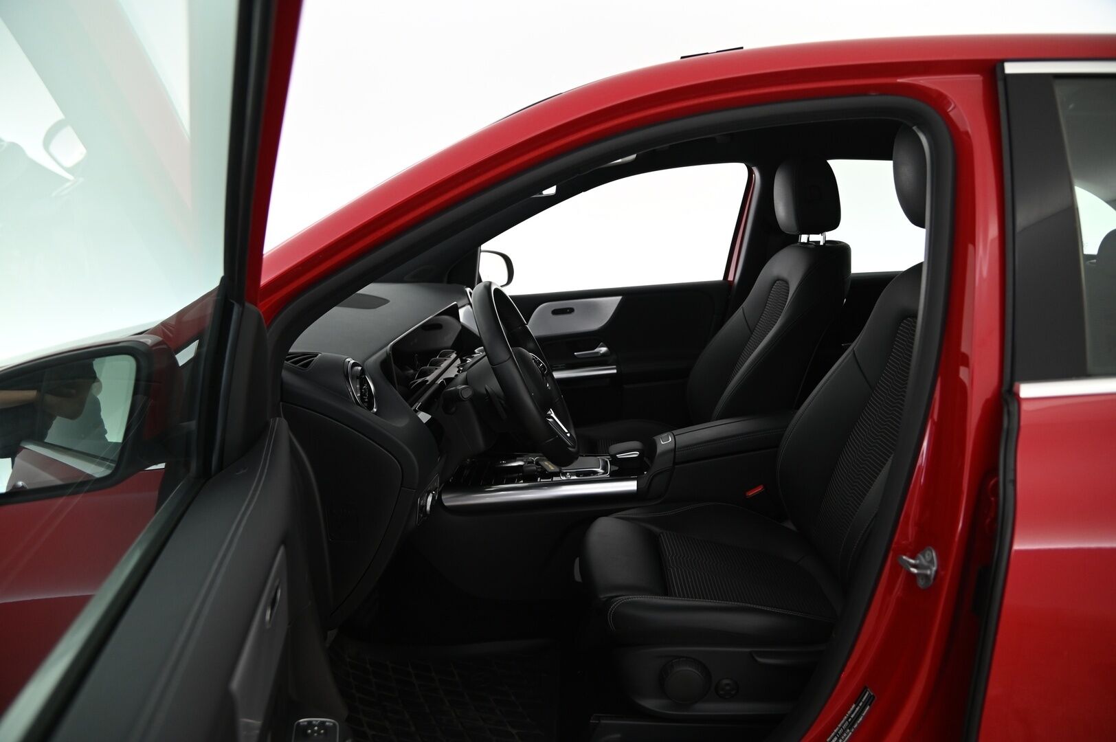 Mercedes-Benz B 2019 180 Farmari (AC)  A *Digimittaristo / S. Koukku / S. Takaluukku / P. Kamera / Sporttipenkit* - Taloudellinen / Tilava / Huippu huoltohistoria!