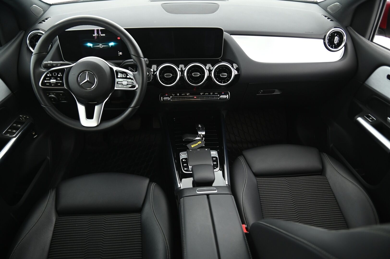 Mercedes-Benz B 2019 180 Farmari (AC)  A *Digimittaristo / S. Koukku / S. Takaluukku / P. Kamera / Sporttipenkit* - Taloudellinen / Tilava / Huippu huoltohistoria!