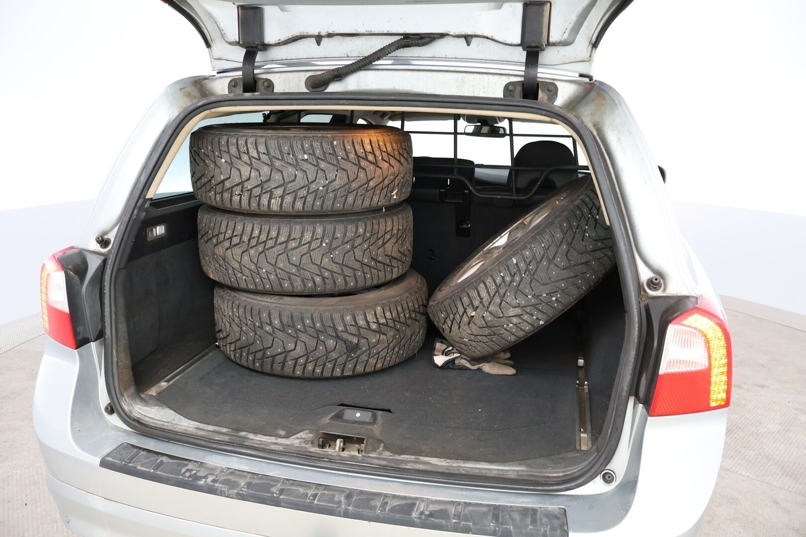 Volvo V70 2008 2,4D Summum aut - MYYDÄÄN HUUTOKAUPAT.COM! 1OM SUOMIAUTO!!!!!!