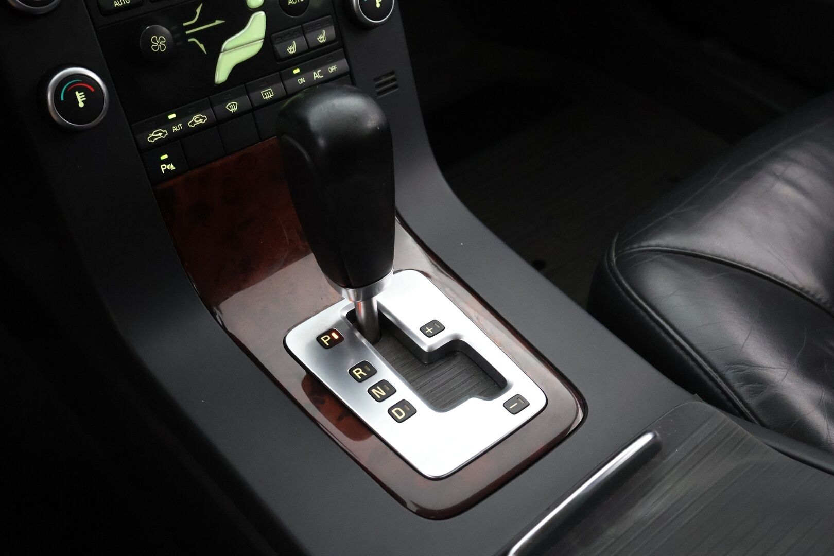Volvo V70 2008 2,4D Summum aut - MYYDÄÄN HUUTOKAUPAT.COM! 1OM SUOMIAUTO!!!!!!