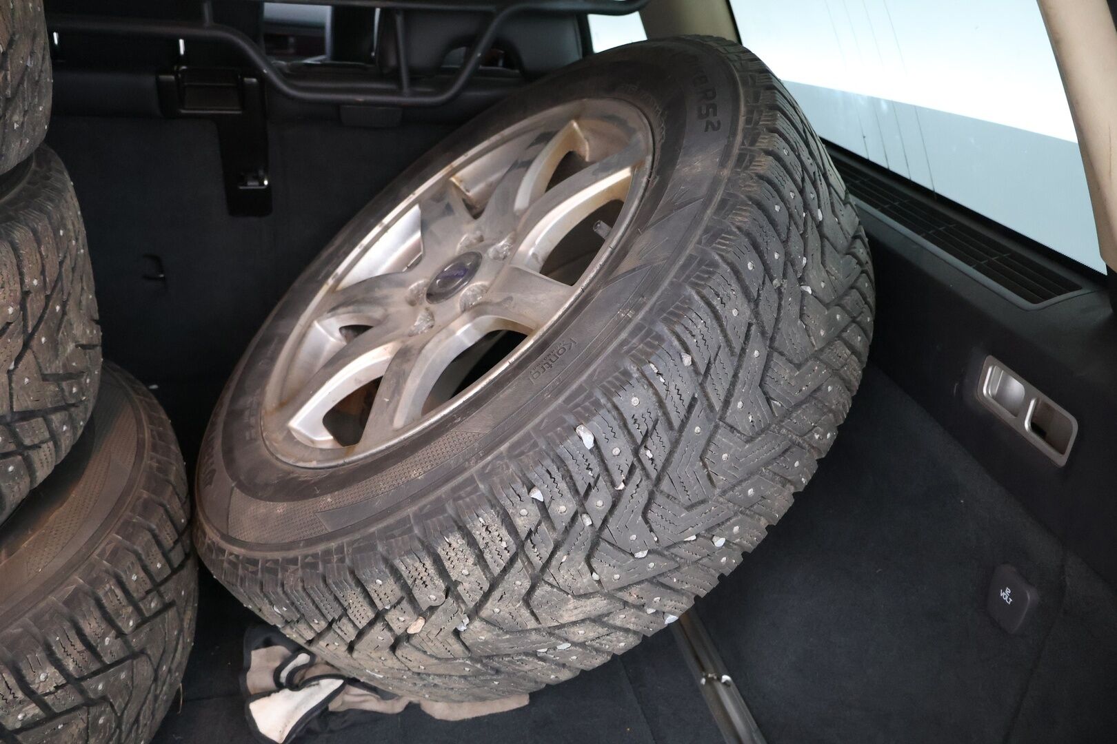 Volvo V70 2008 2,4D Summum aut - MYYDÄÄN HUUTOKAUPAT.COM! 1OM SUOMIAUTO!!!!!!