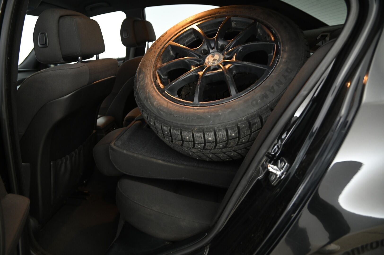 BMW 520 2009 E60 Sedan Business **Myydään huutokaupat.com** - https://huutokaupat.com/kohde/5446061/bmw-520d-m-sport-sisa-katso-video-heti-ajoon-2009