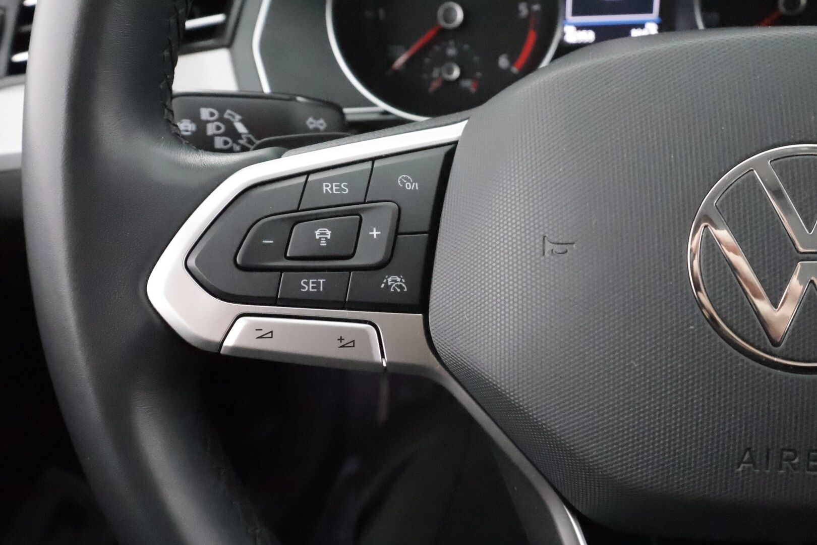 Volkswagen Passat 2021 Variant 2,0 TDI EVO SCR 110 kW DSG - | ACC | Webasto | Apple & Android | LED | P.tutkat | 3-alueinen ilmastointi |1.om Suomi-auto |  Merkkihuollettu | Kahdet renkaat |
