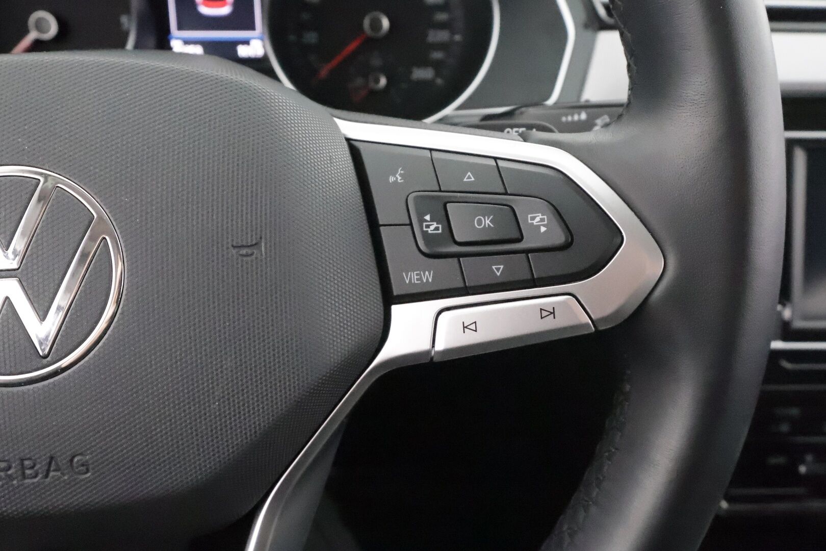 Volkswagen Passat 2021 Variant 2,0 TDI EVO SCR 110 kW DSG * ACC / Webasto / Apple & Android / LED / P.tutkat / 3-alueinen ilmastointi * - 1.om Suomi-auto /  Merkkihuollettu / Kahdet renkaat7 Juuri katsastettu! - HULLUT AVAJAISHULINAT KORKOTARJOUS 3,29 %