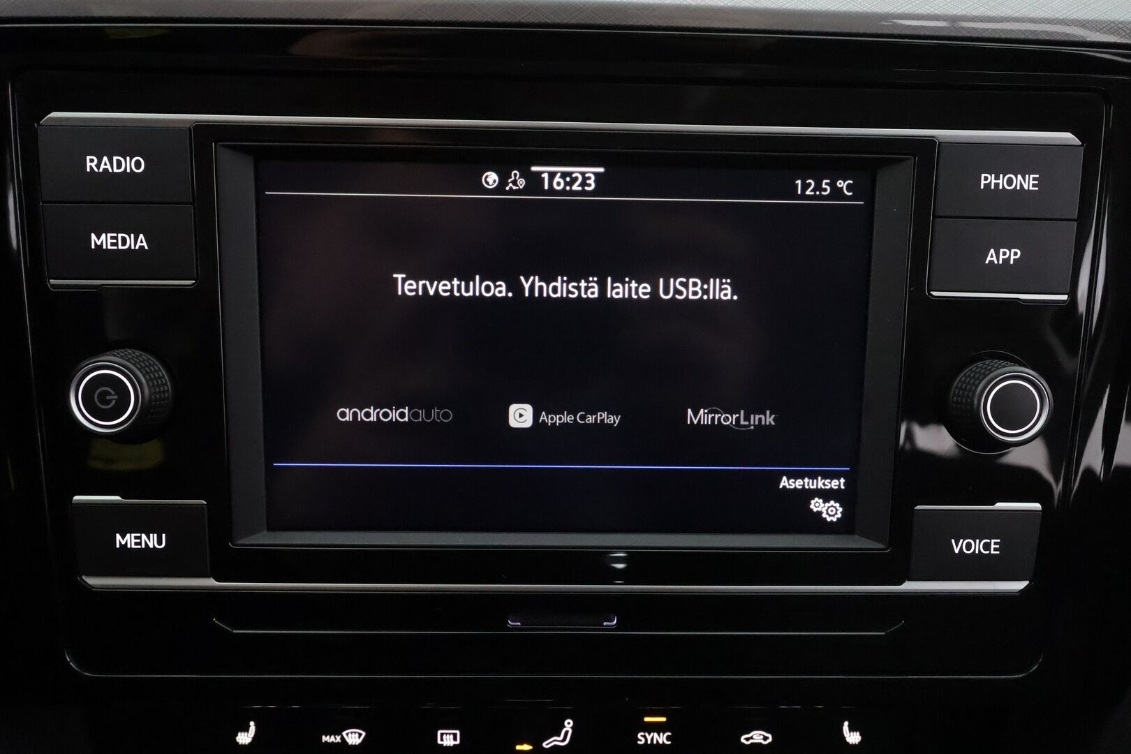 Volkswagen Passat 2021 Variant 2,0 TDI EVO SCR 110 kW DSG * ACC / Webasto / Apple & Android / LED / P.tutkat / 3-alueinen ilmastointi * - 1.om Suomi-auto /  Merkkihuollettu / Kahdet renkaat7 Juuri katsastettu! - HULLUT AVAJAISHULINAT KORKOTARJOUS 3,29 %
