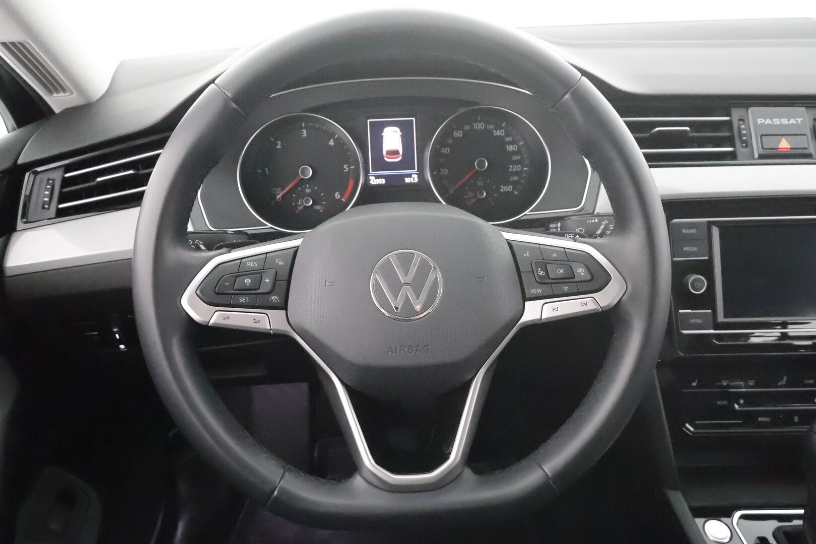 Volkswagen Passat 2021 Variant 2,0 TDI EVO SCR 110 kW DSG * ACC / Webasto / Apple & Android / LED / P.tutkat / 3-alueinen ilmastointi * - 1.om Suomi-auto /  Merkkihuollettu / Kahdet renkaat