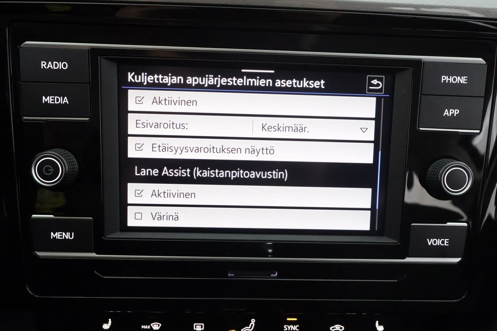 Volkswagen Passat 2021 Variant 2,0 TDI EVO SCR 110 kW DSG * ACC / Webasto / Apple & Android / LED / P.tutkat / 3-alueinen ilmastointi * - 1.om Suomi-auto /  Merkkihuollettu / Kahdet renkaat