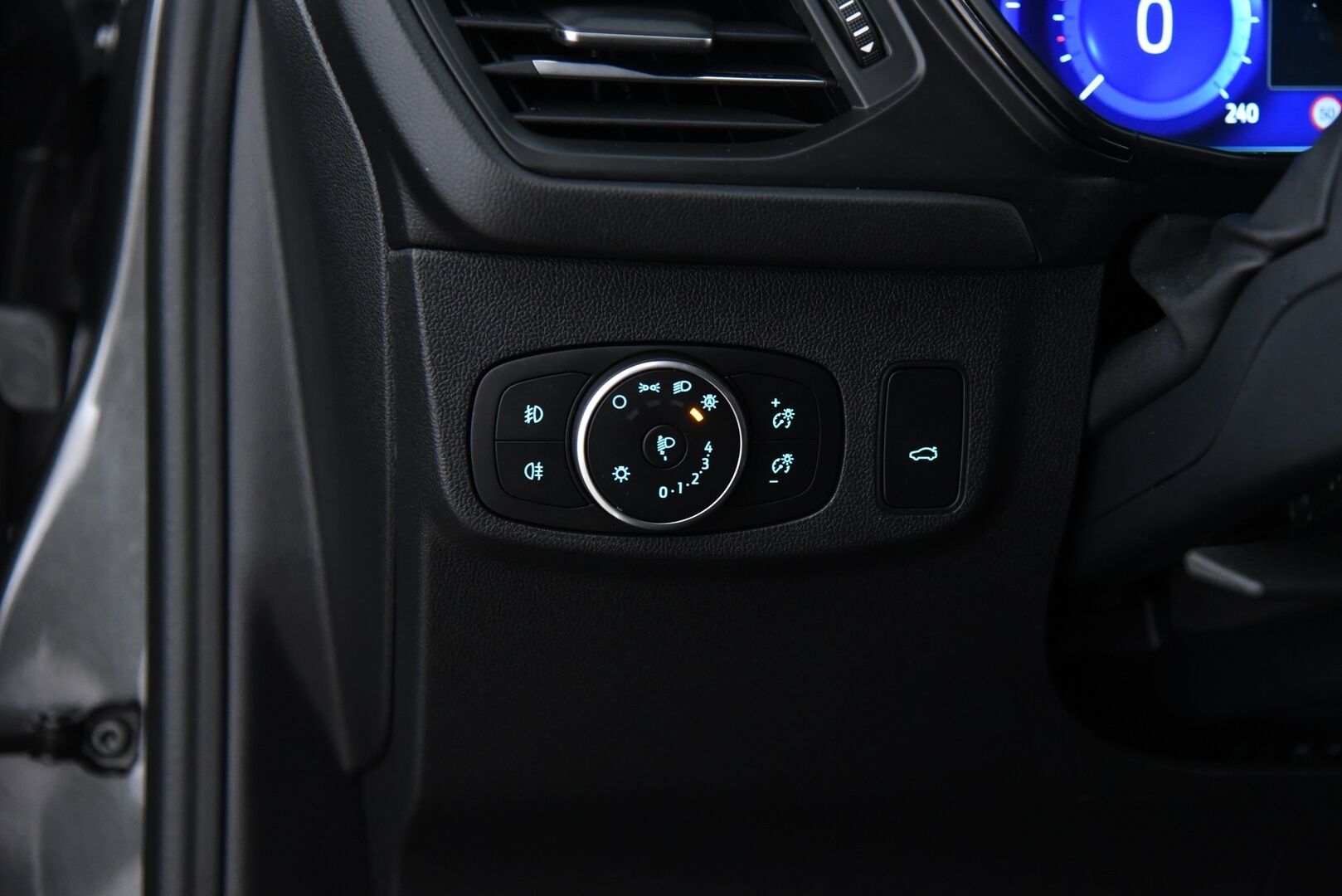 Ford Focus 2021 1,5 TDCi EcoBlue 120hv A8 ST-Line Wagon * Webasto / Adapt. vakkari / Lämmitettävä tuulilasi / P-kamera / Koukku / Kaistavahti - Suomi-auto / Kahdet renkaat omilla alumiinivanteilla / Hihna tehty 2025  / Juuri huollettu!