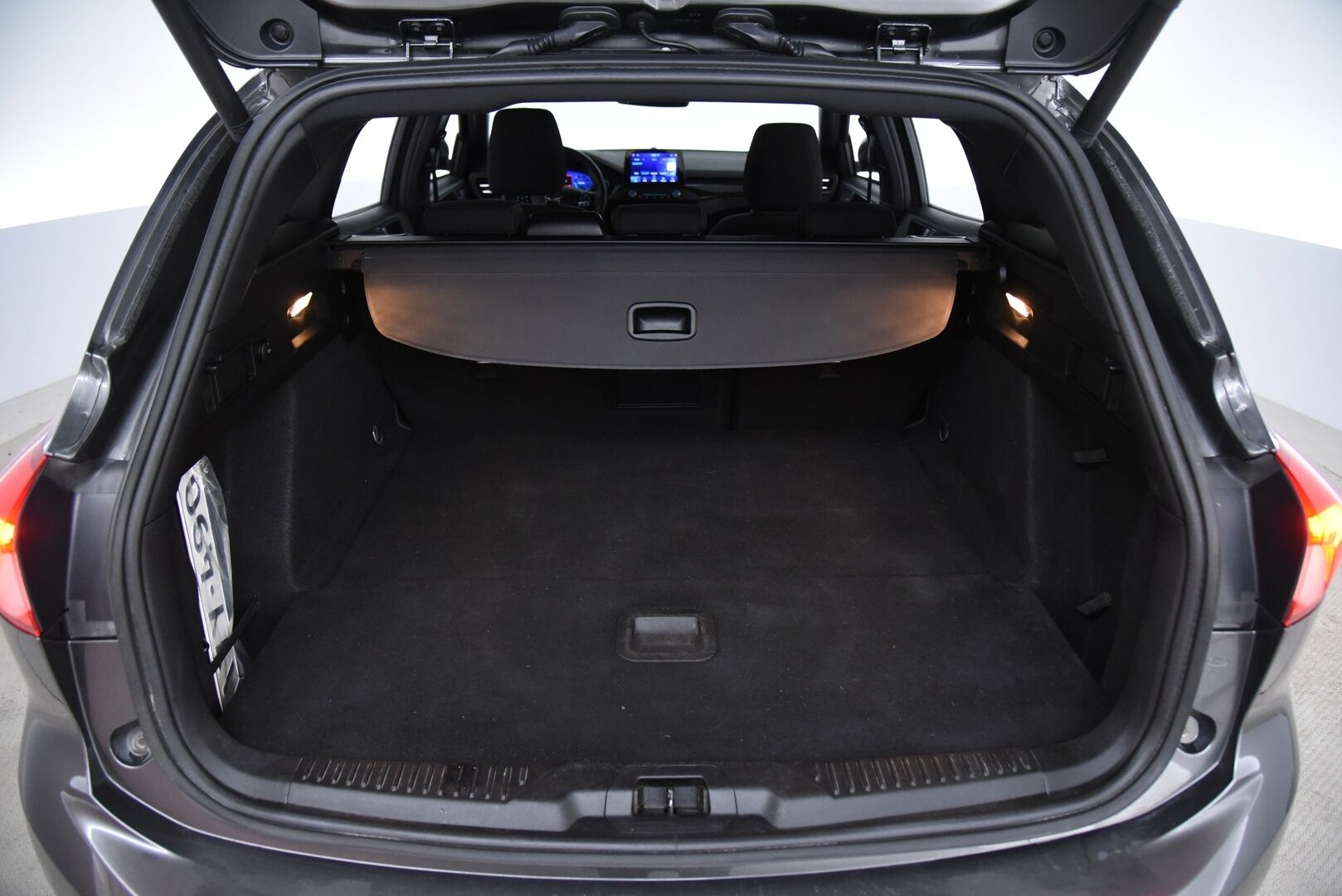 Ford Focus 2021 1,5 TDCi EcoBlue 120hv A8 ST-Line Wagon * Webasto / Adapt. vakkari / Lämmitettävä tuulilasi / P-kamera / Koukku / Kaistavahti - Suomi-auto / Kahdet renkaat omilla alumiinivanteilla / Hihna tehty 2025  / Juuri huollettu!