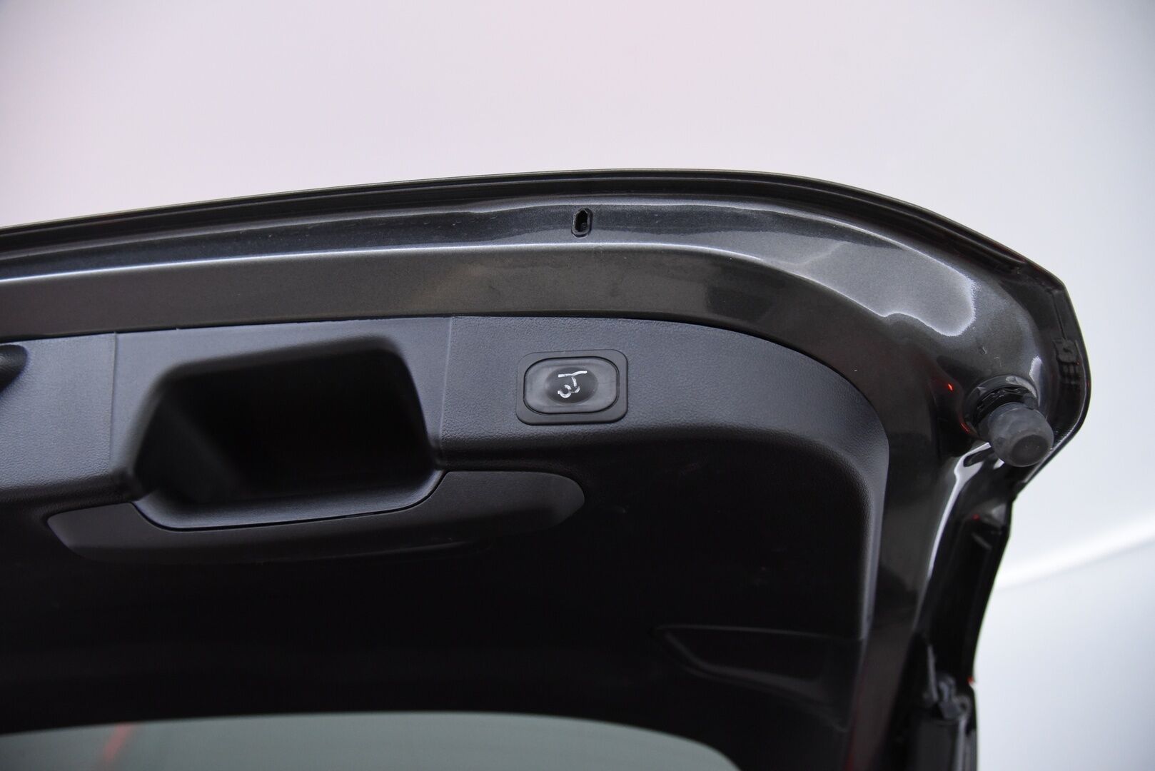 Ford Focus 2021 1,5 TDCi EcoBlue 120hv A8 ST-Line Wagon * Webasto / Adapt. vakkari / Lämmitettävä tuulilasi / P-kamera / Koukku / Kaistavahti - Suomi-auto / Kahdet renkaat omilla alumiinivanteilla / Hihna tehty 2025  / Juuri huollettu!